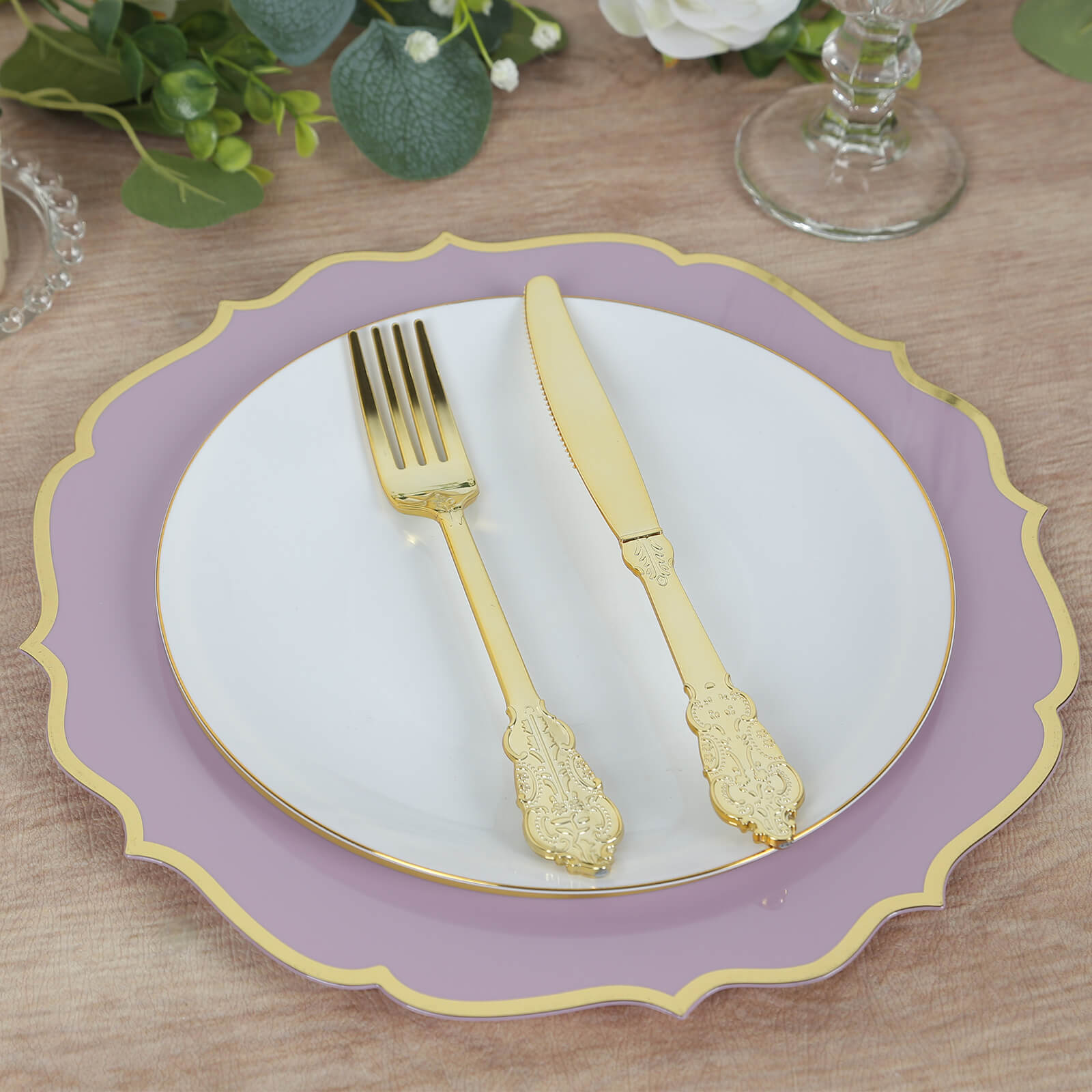 10-Piece Disposable Plastic Round Dinner Plates in Lavender Lilac with Gold Scalloped Edges