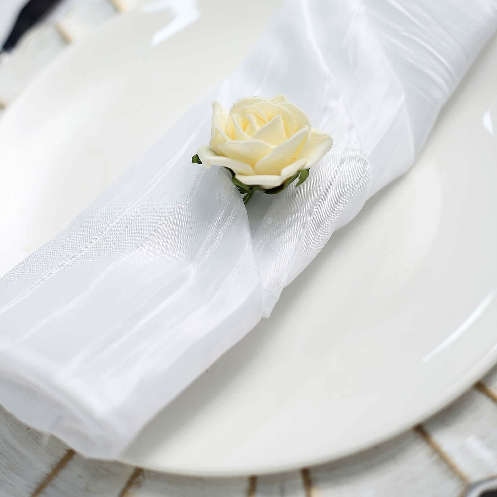 Set of 5 White 20x20 Taffeta Accordion Crinkle Style Dinner Napkins for Elegant Dining