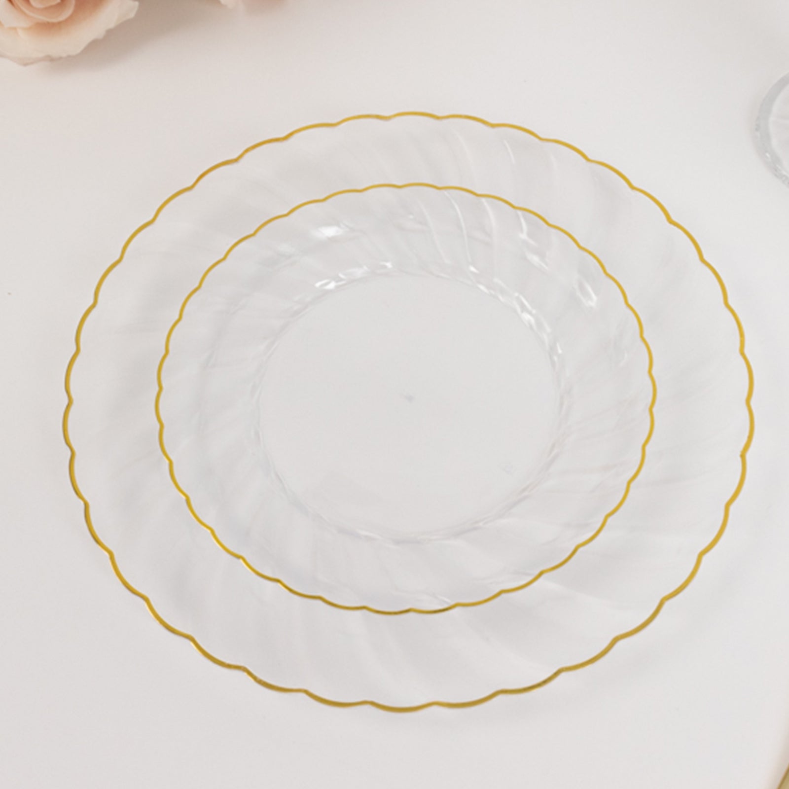 10-Piece Set of Clear Plastic Round Dinner Plates with Gold Flair Rim for Special Events