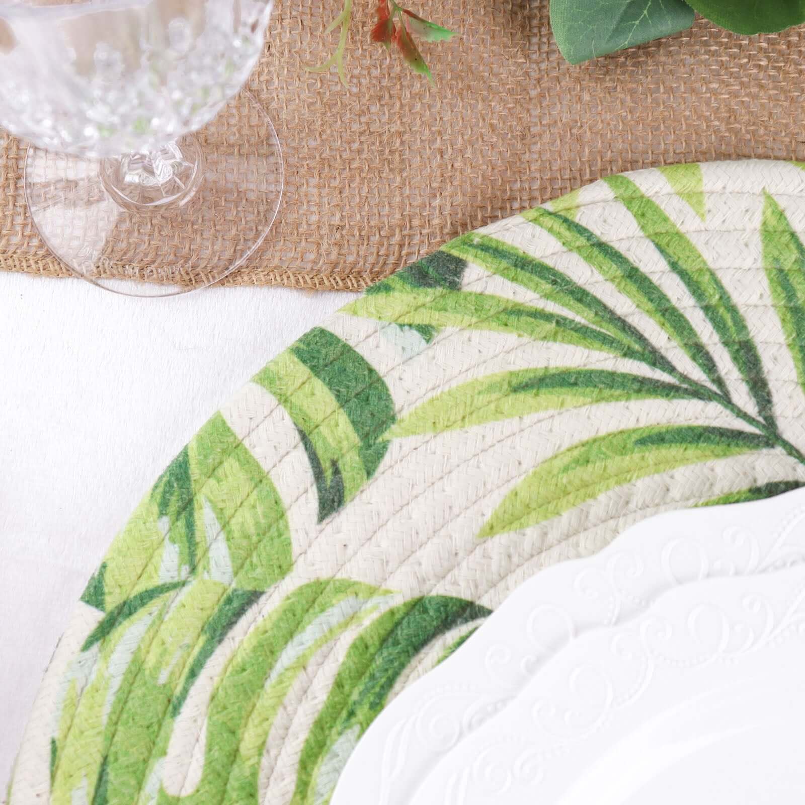 4-Pack Round Woven Cotton Table Placemats in Tropical Leaf Design, 15 Inches Green