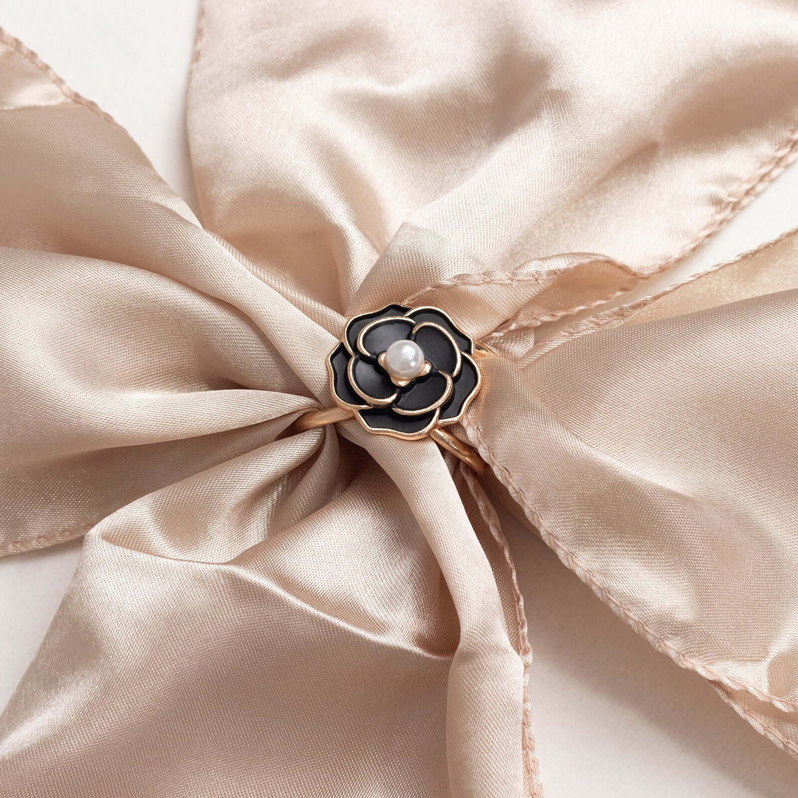 Get 10-Pack Black 3D Rose Shaped Metal Chair Sash Pin Buckles - Stylish Pearl Floral Napkin Rings with Gold Rim