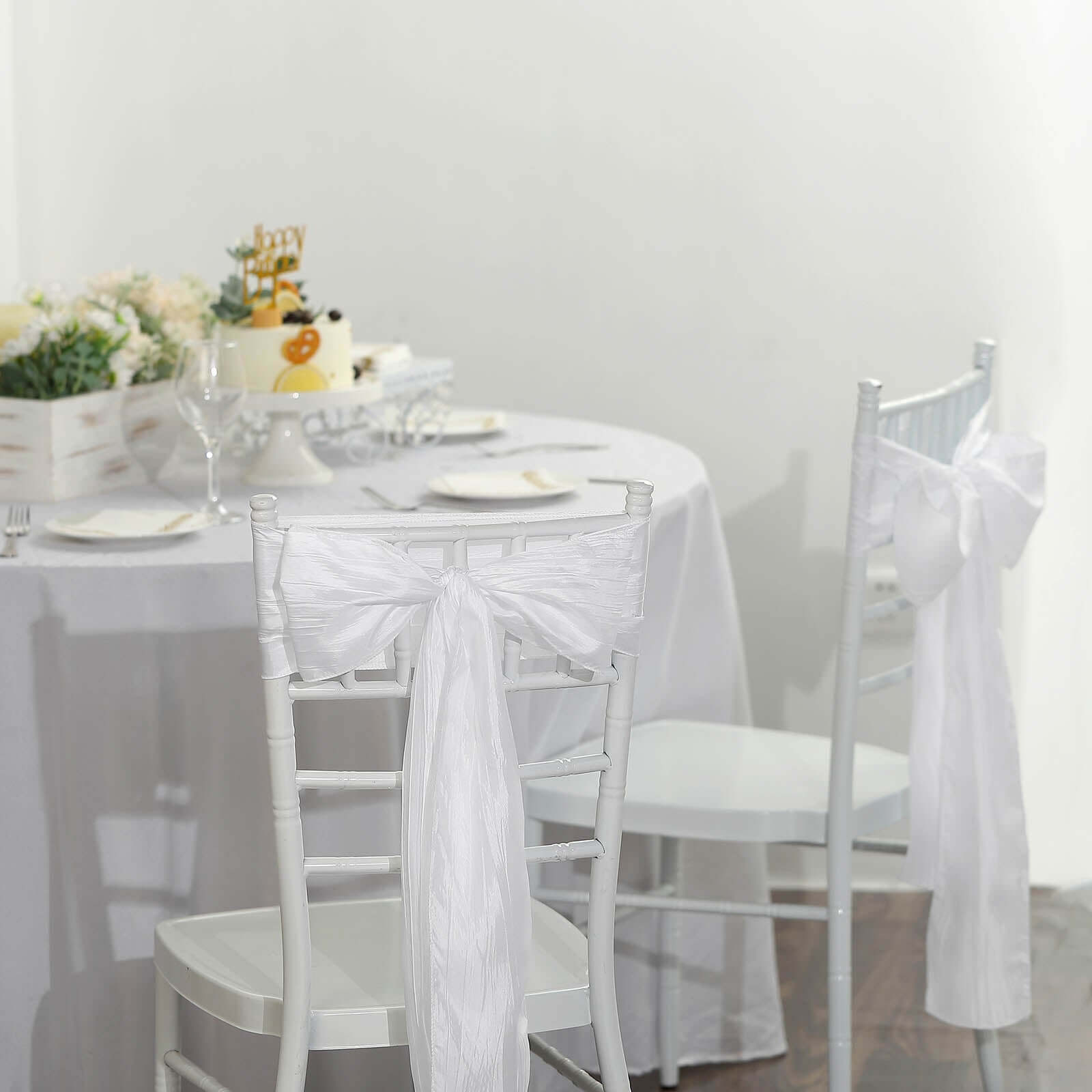 Get 5-Pack White Accordion Crinkle Taffeta Chair Sashes for Stylish Weddings & Gatherings