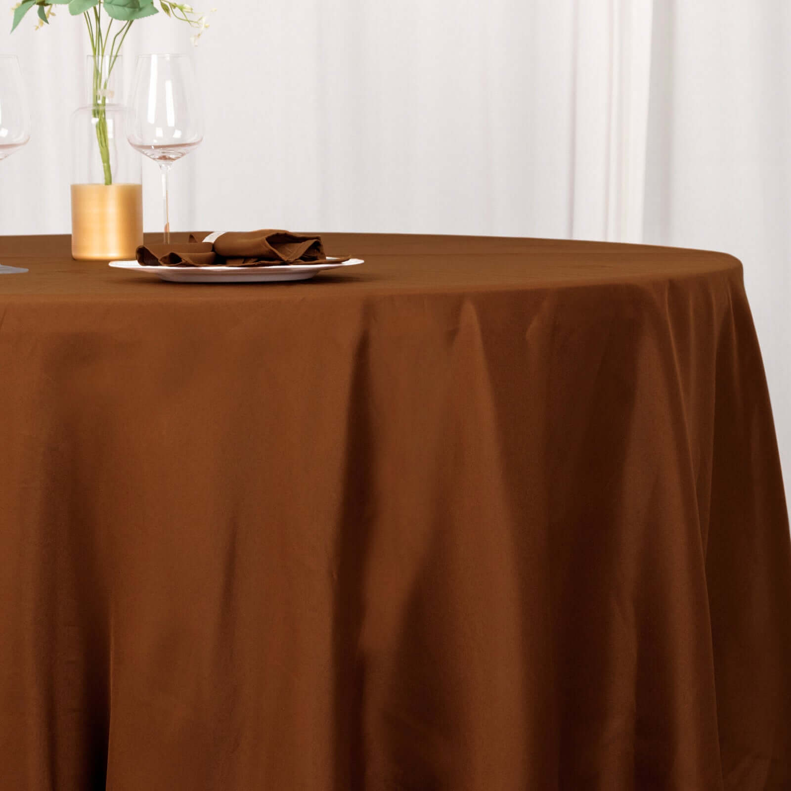 Amazing Seamless Wrinkle-Resistant 120" Polyester Round Tablecloth in Cinnamon Brown