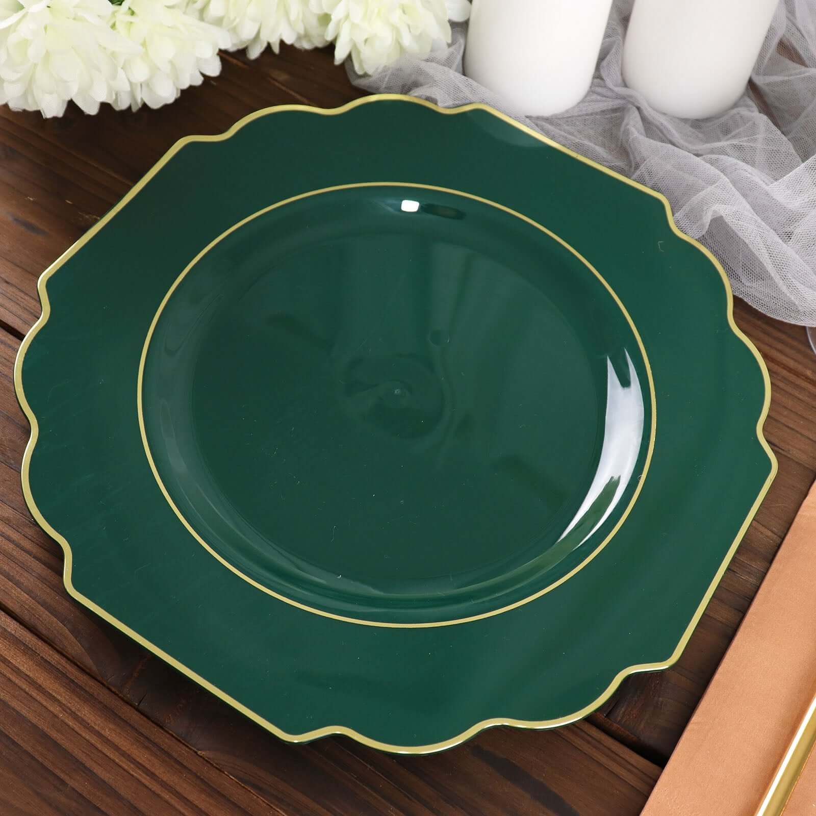 10-Pack Heavy-Duty Disposable Hunter Emerald Green Baroque Dinner Plates with Scalloped Gold Rim