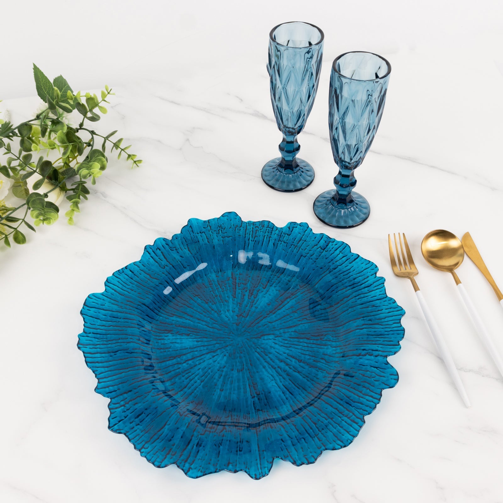 Hot Sale! 6-Pack 13-Inch Transparent Navy Blue Round Acrylic Plastic Dinner Charger Plates with Reef Design