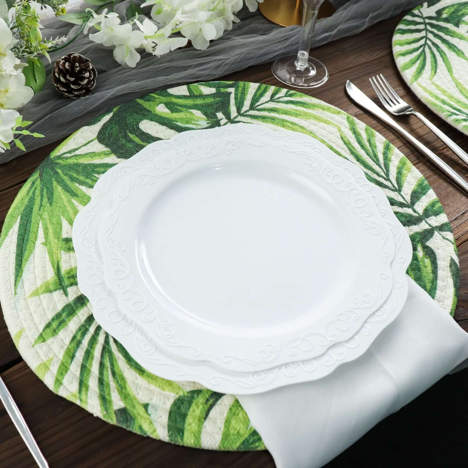 4-Pack Round Woven Cotton Table Placemats in Tropical Leaf Design, 15 Inches Green