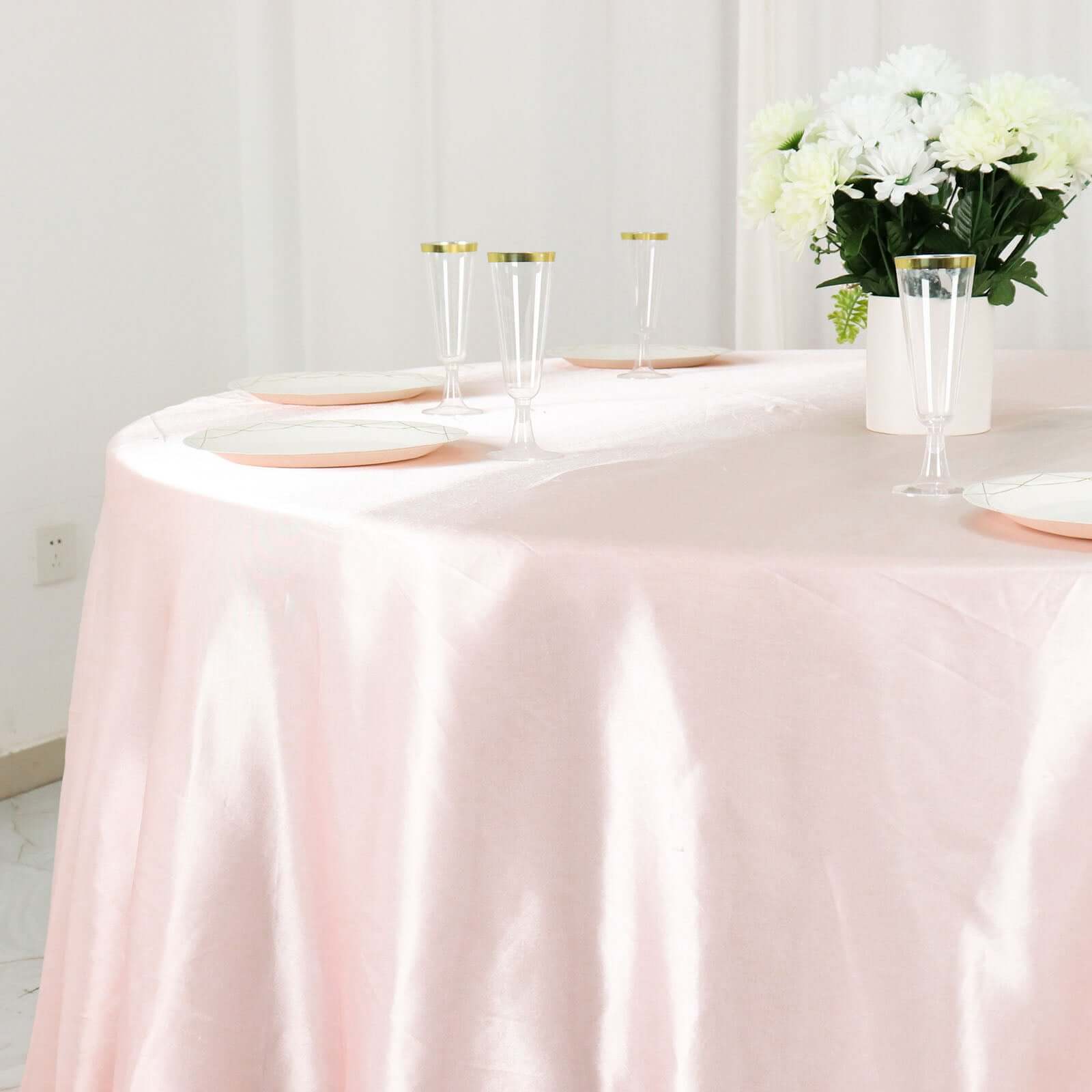 Blush Satin 132-Inch Round Seamless Stylish Tablecloth