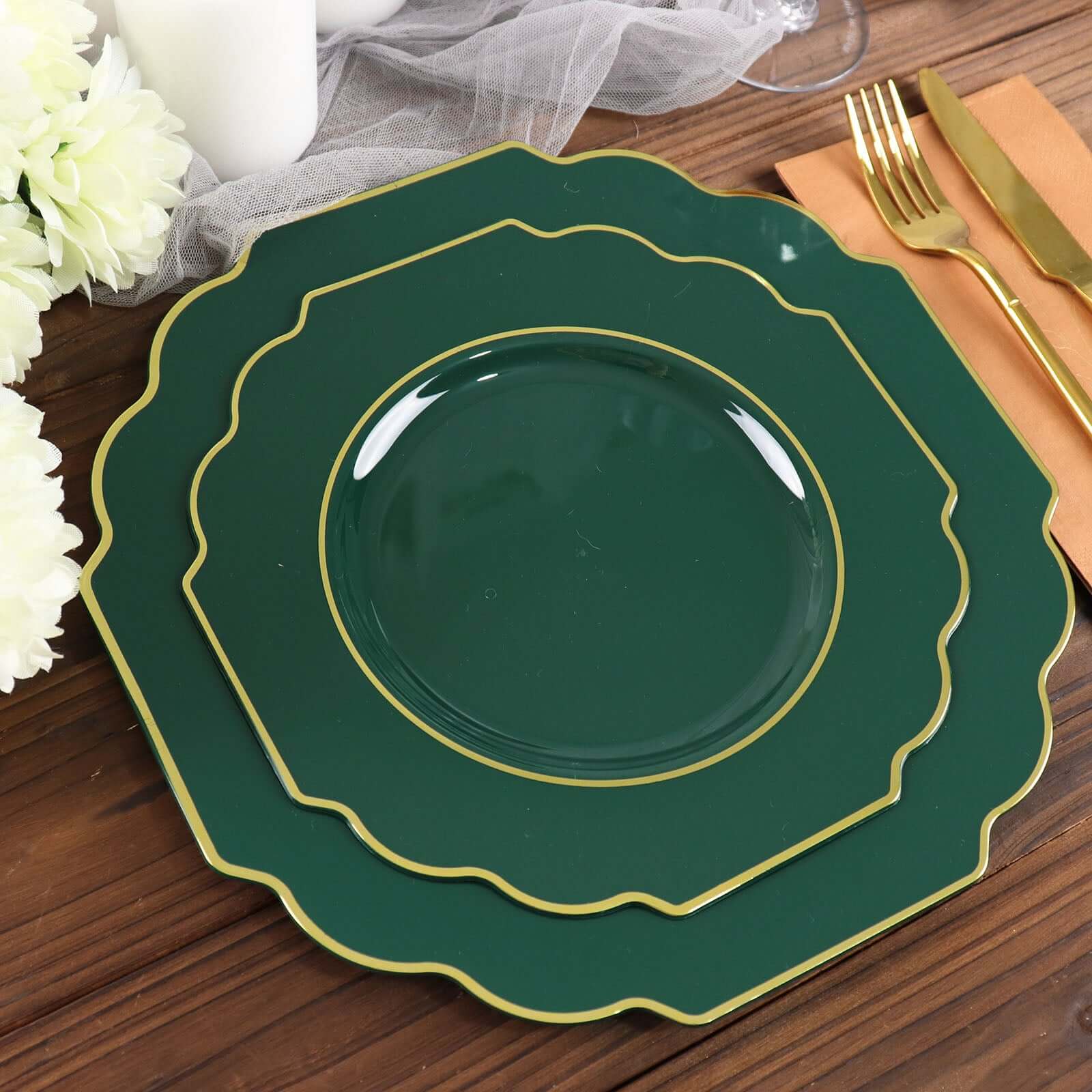 10-Piece Set of 8.5-Inch Hunter Emerald Green Hard Plastic Disposable Salad Plates with Gold Rim