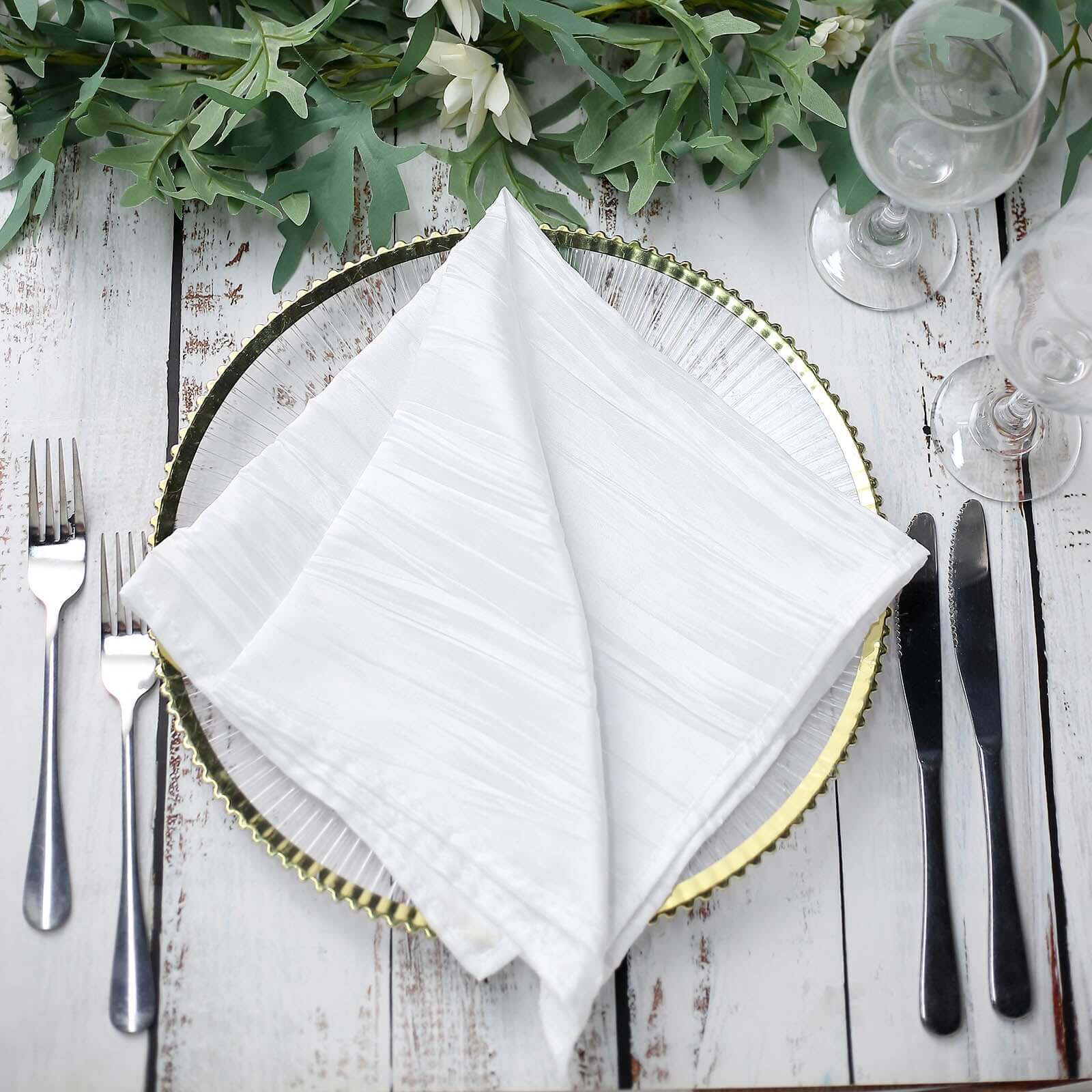 Set of 5 White 20x20 Taffeta Accordion Crinkle Style Dinner Napkins for Elegant Dining