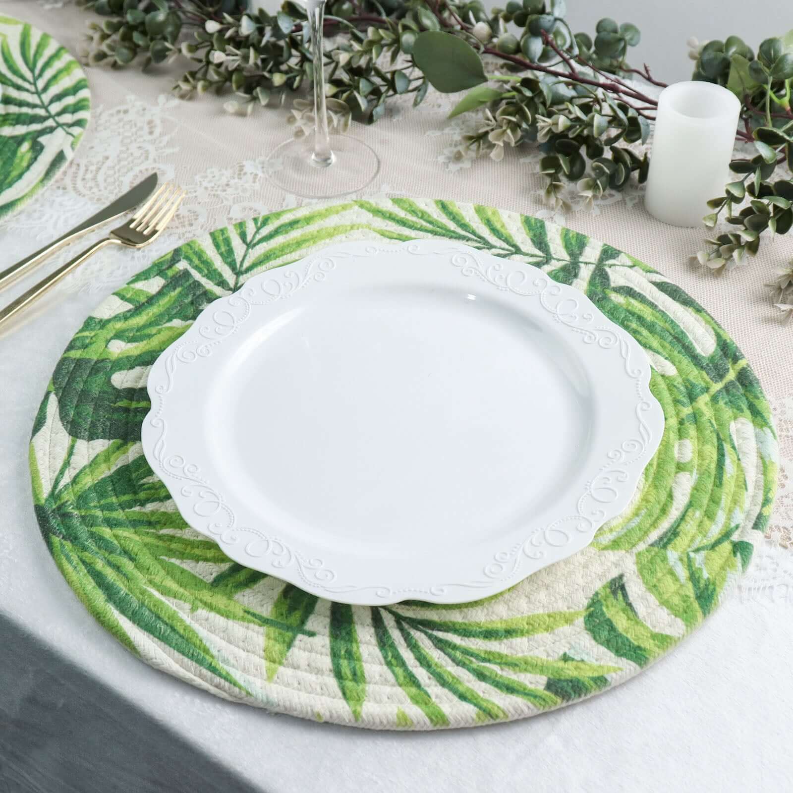 4-Pack Round Woven Cotton Table Placemats in Tropical Leaf Design, 15 Inches Green