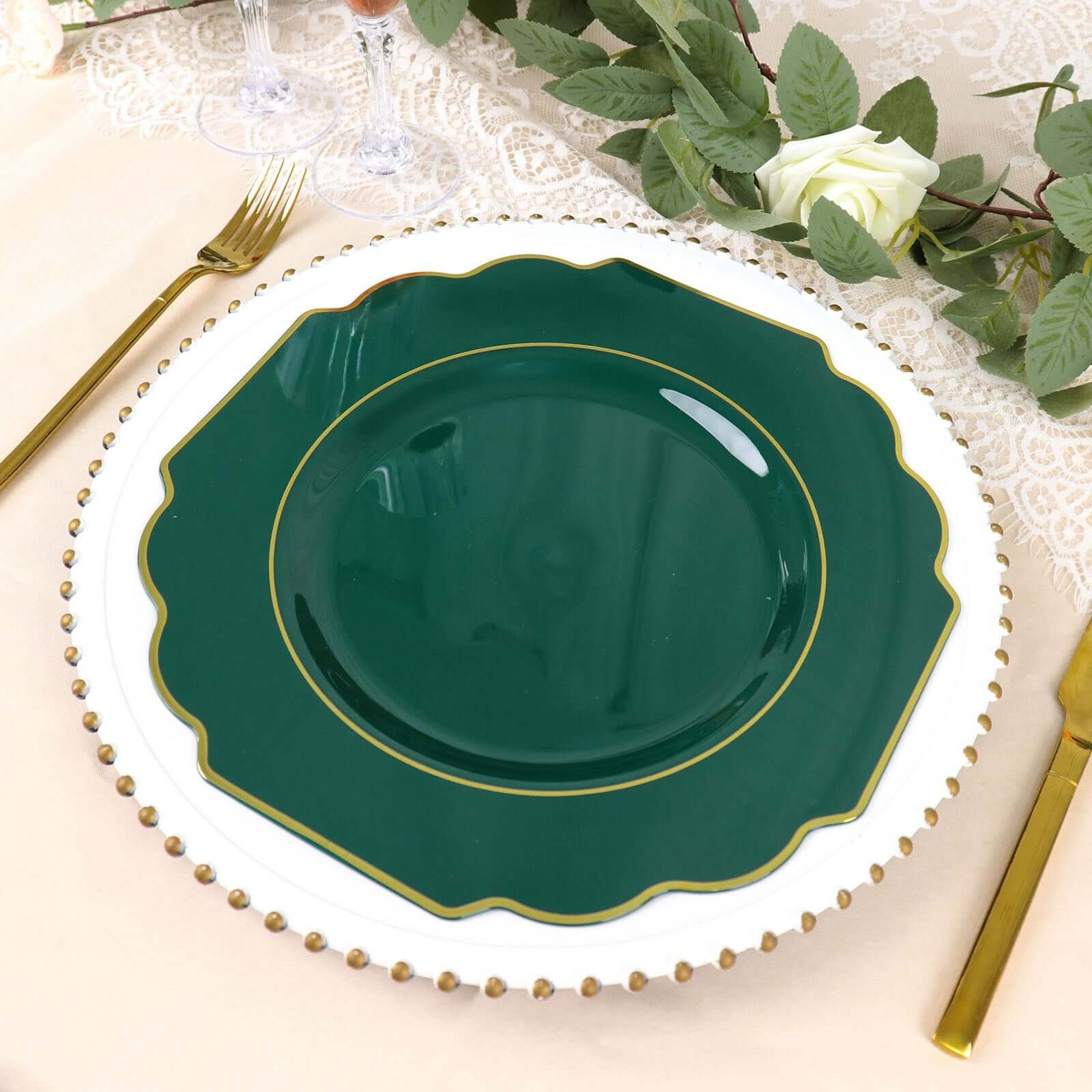 10-Pack Heavy-Duty Disposable Hunter Emerald Green Baroque Dinner Plates with Scalloped Gold Rim