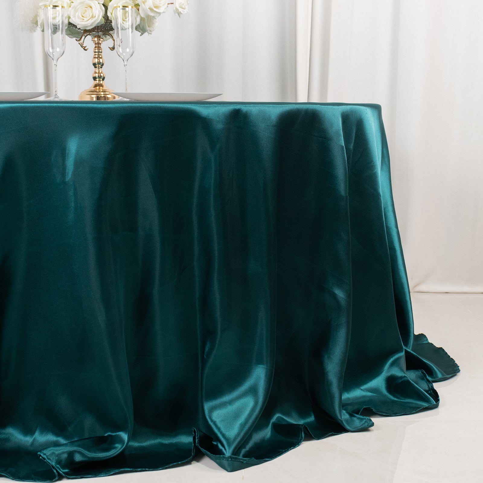 Stylish Seamless 132-Inch Round Satin Tablecloth in Peacock Teal