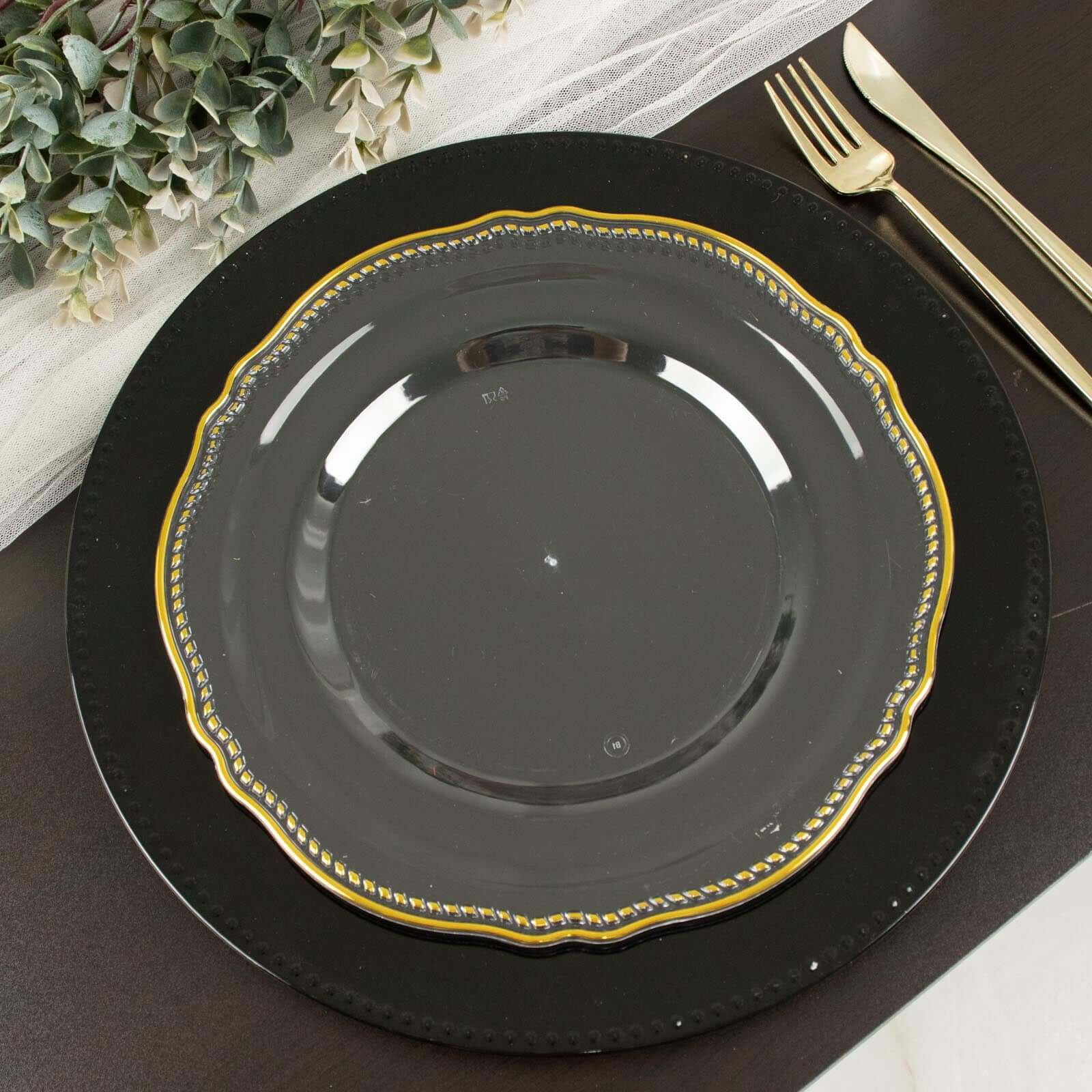 10-Pack Disposable Clear Plastic Dinner Plates with Gold Scalloped Rim - Ideal for Parties