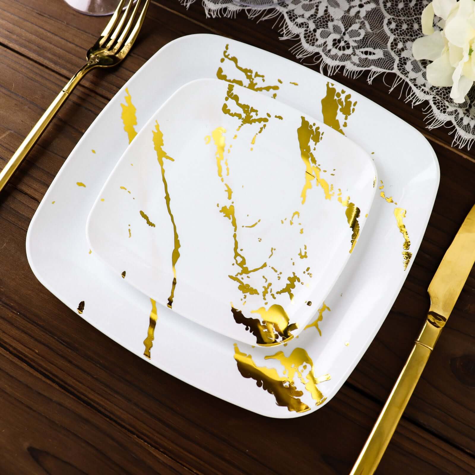 10-Piece Set of White Plastic Square Dessert Plates with Gold Marble Design - Ideal for Weddings and Special Events