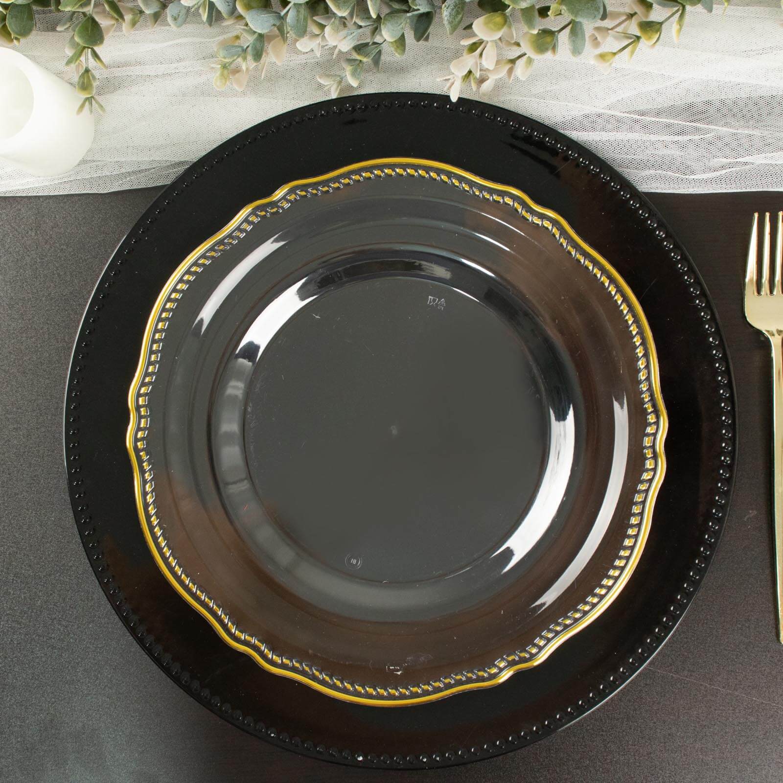 10-Pack Disposable Clear Plastic Dinner Plates with Gold Scalloped Rim - Ideal for Parties