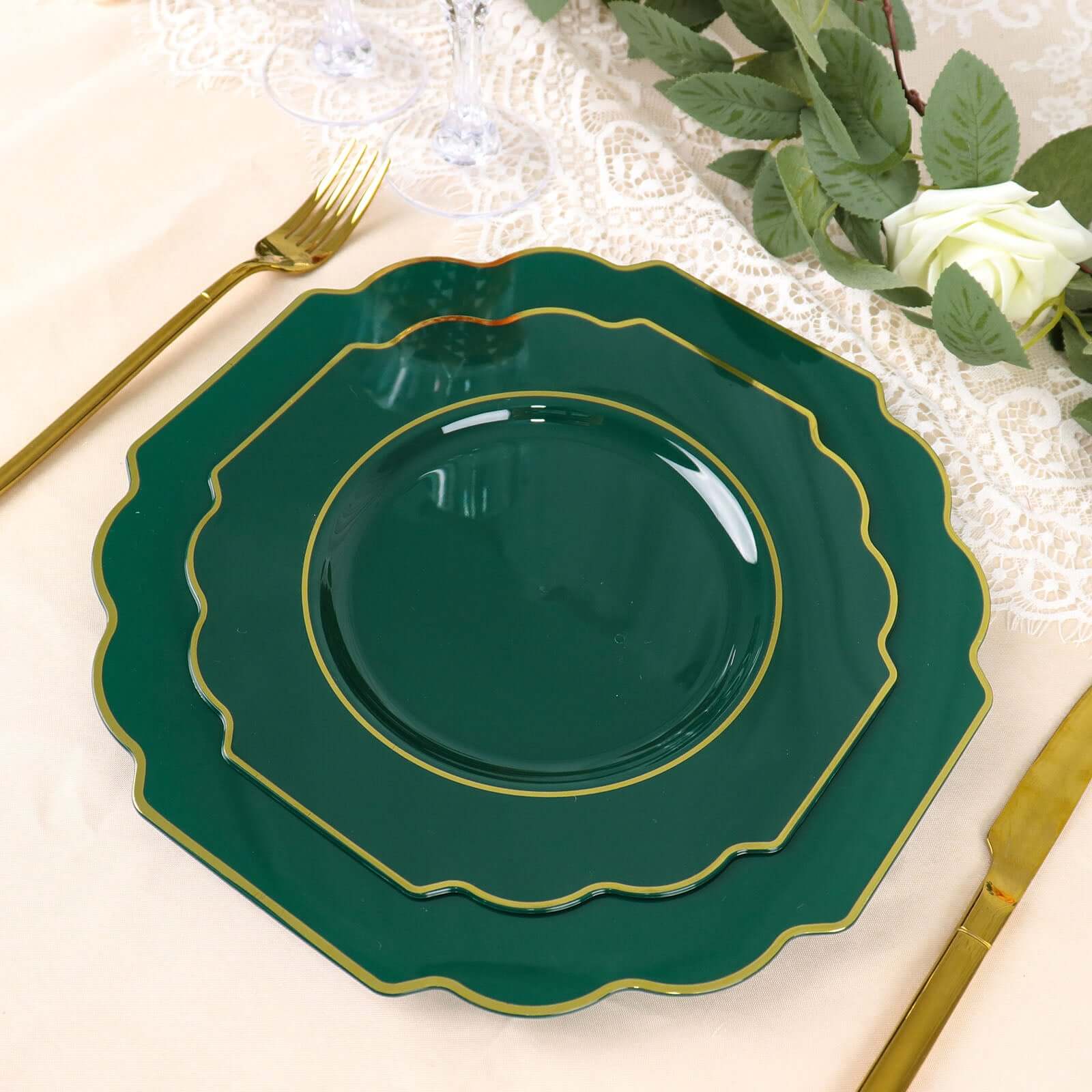 10-Piece Set of 8.5-Inch Hunter Emerald Green Hard Plastic Disposable Salad Plates with Gold Rim