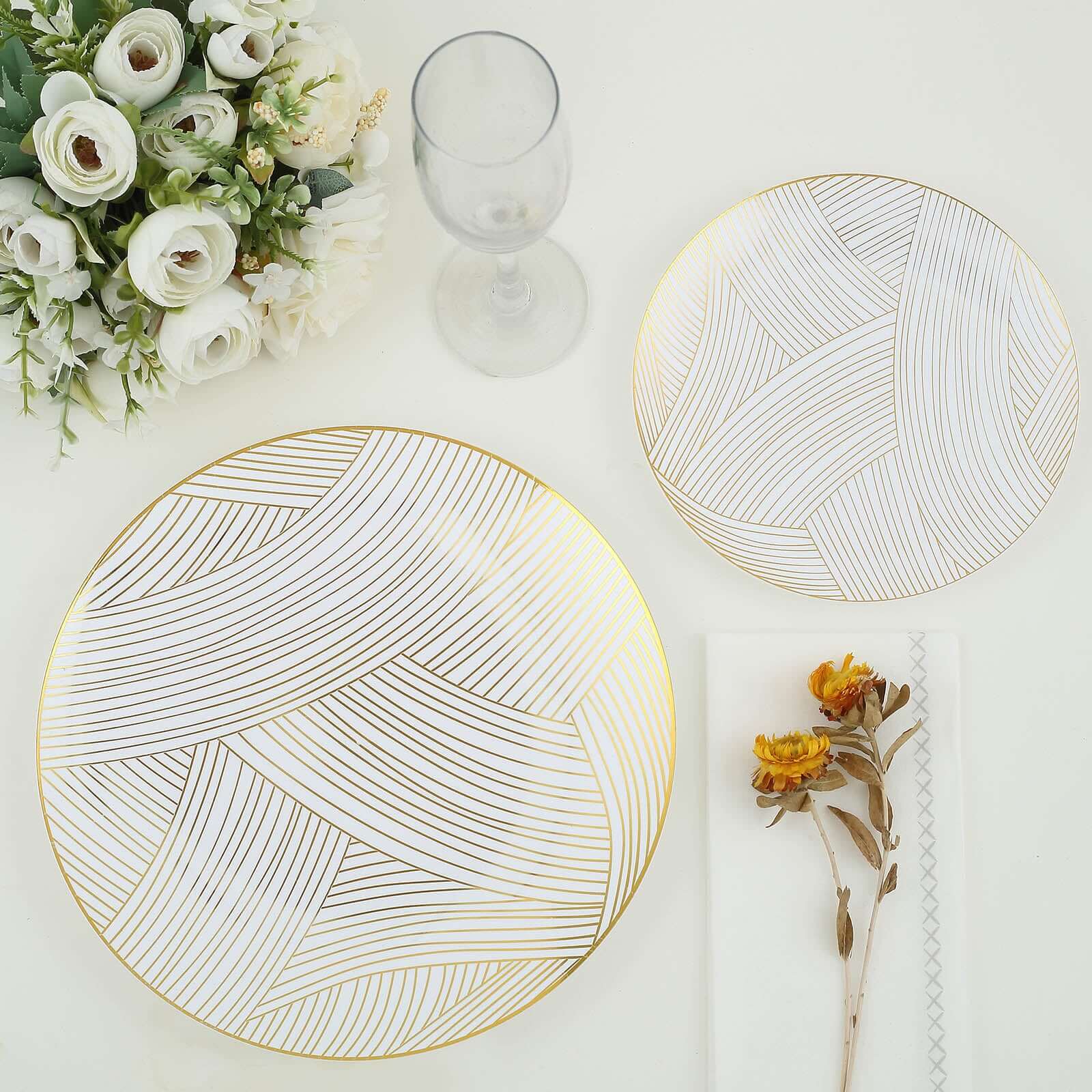 10-Piece Set of Disposable White Plastic Dinner Plates with Gold Wave Patterns