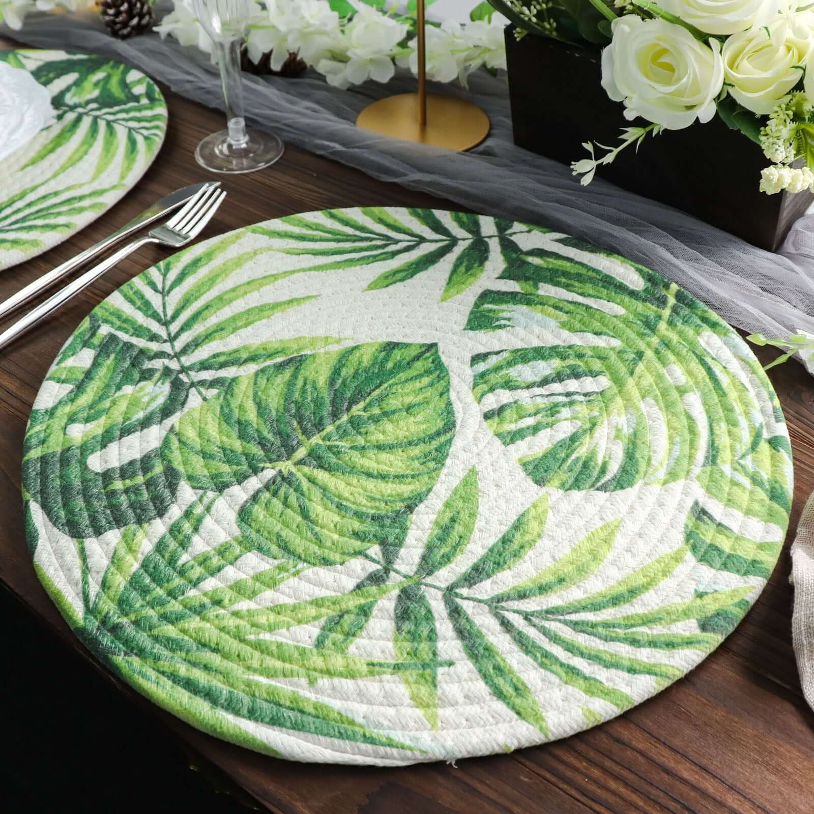 4-Pack Round Woven Cotton Table Placemats in Tropical Leaf Design, 15 Inches Green