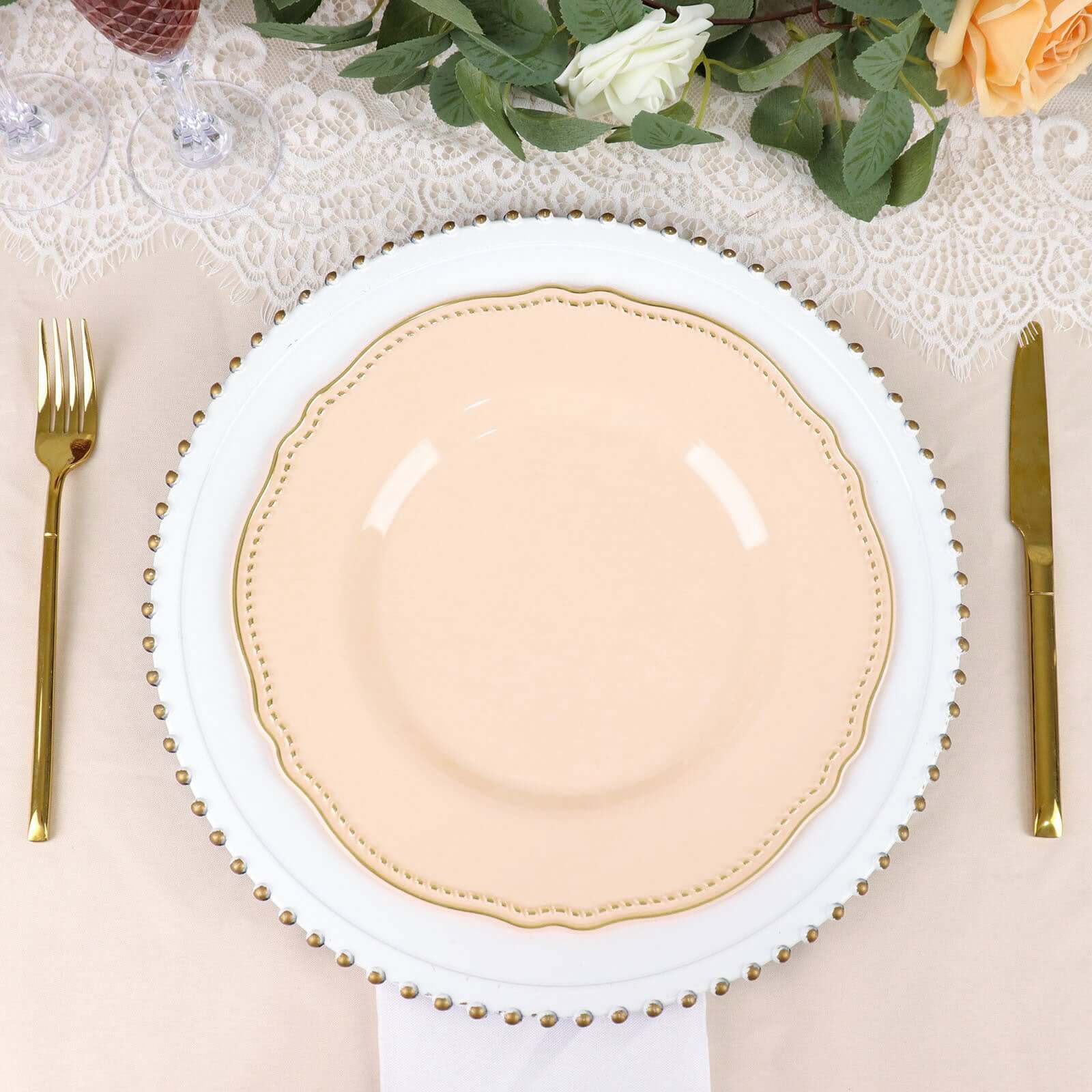 10-Piece Disposable Plastic Dinner Plates in Nude with Gold Scalloped Rim - Ideal for Party Supplies