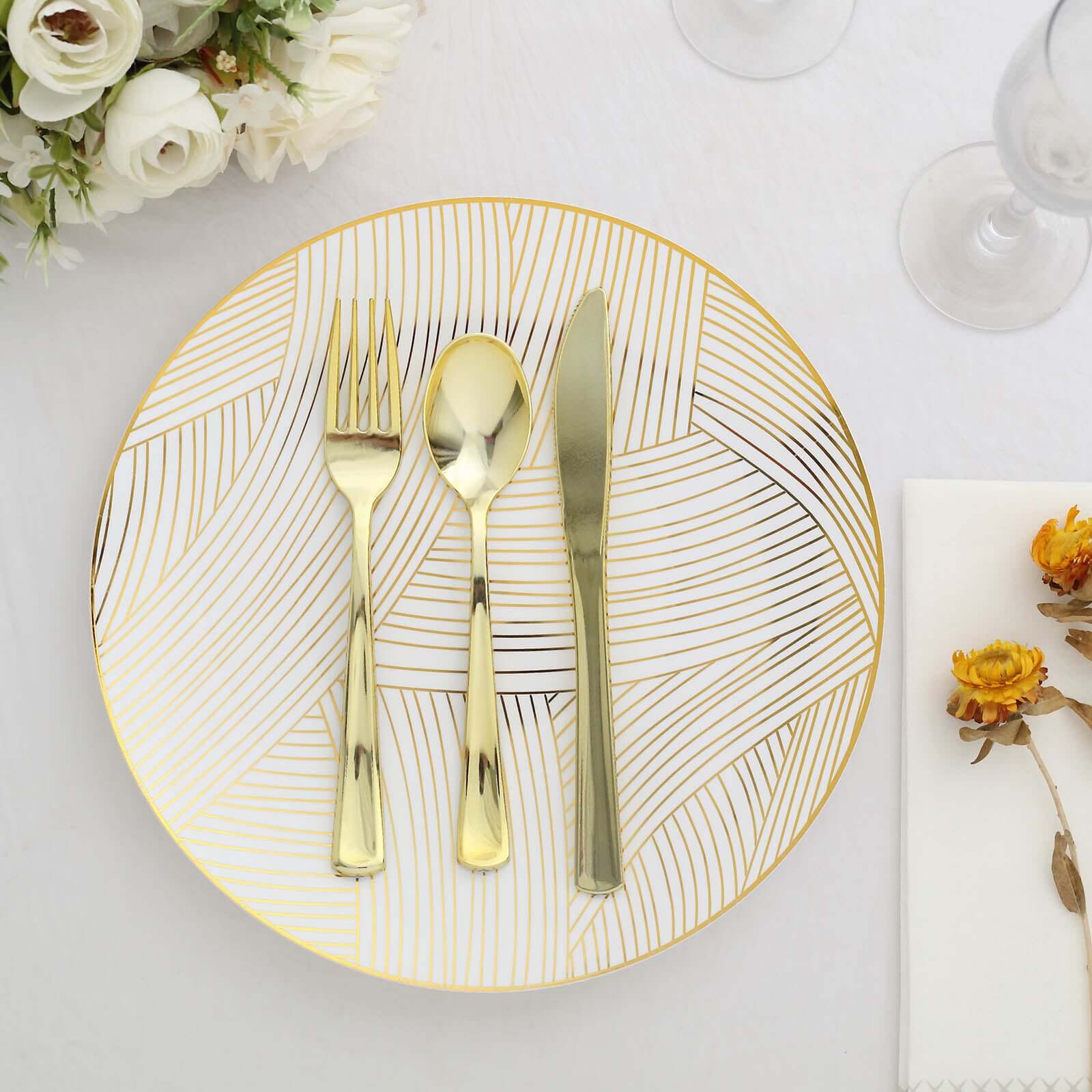 10-Piece Set of Disposable White Plastic Dinner Plates with Gold Wave Patterns