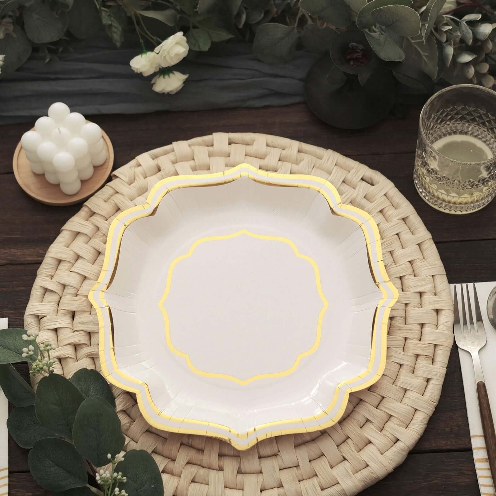 25-Piece Set of White Paper Dinner Plates with Gold Scalloped Edges - 300GSM Disposable Plates for Elegant Parties 10