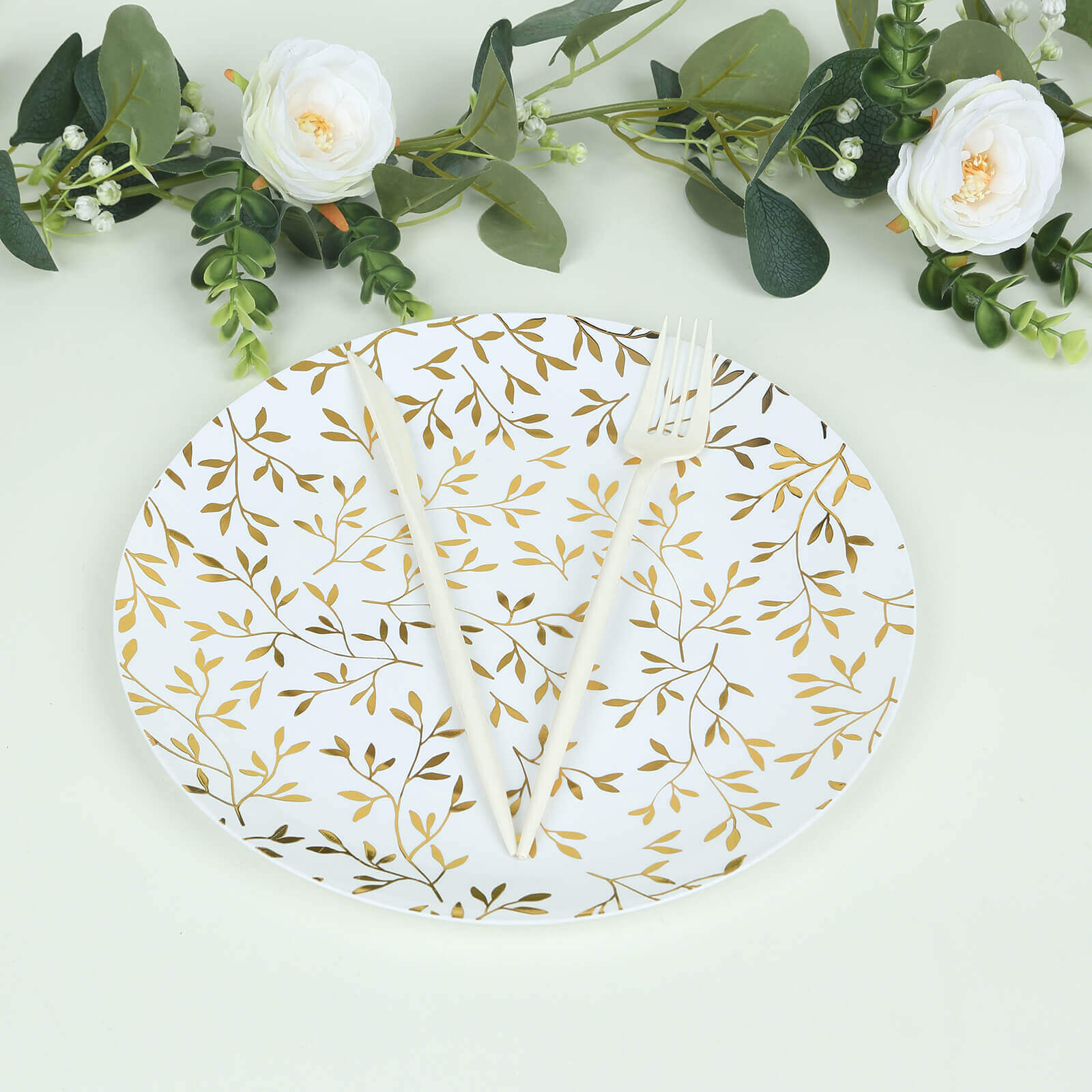 10-Pack Heavy Duty Disposable White Plastic Dinner Plates with Gold Leaf Design - Ideal for Stylish Events