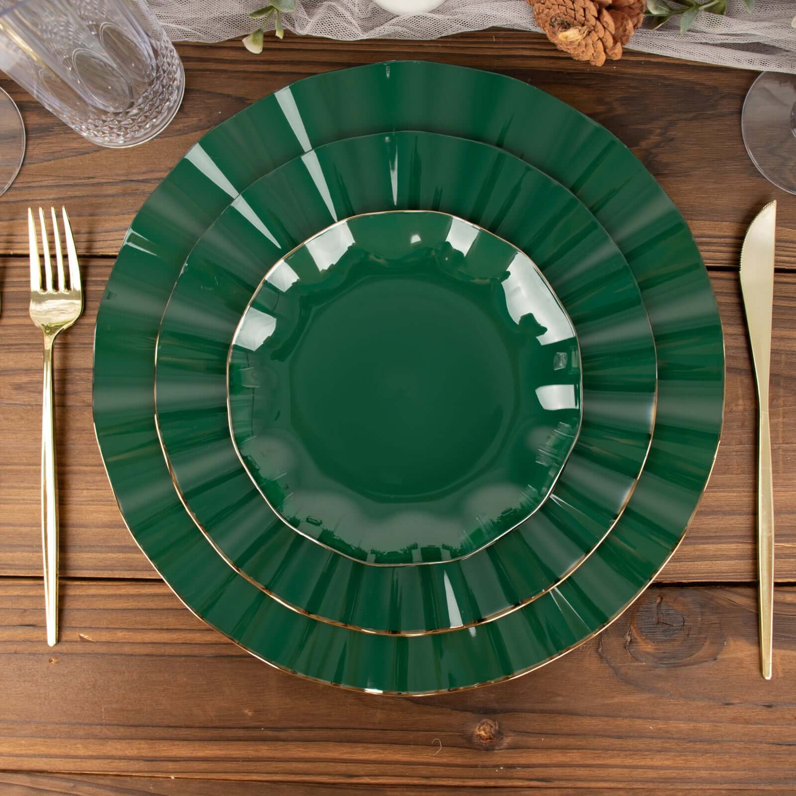 10-Pack Sturdy Disposable Round Dessert Plates in Hunter Green with Gold Edging - Ideal for Parties