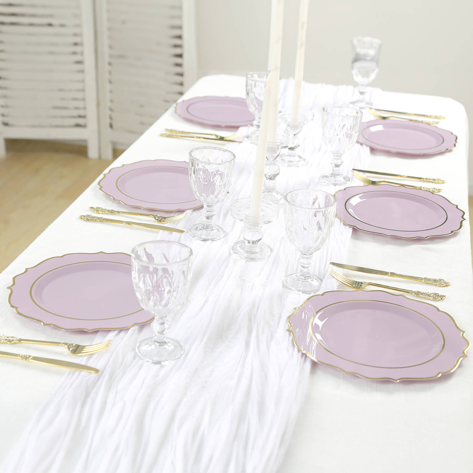 10-Piece Disposable Plastic Round Dinner Plates in Lavender Lilac with Gold Scalloped Edges