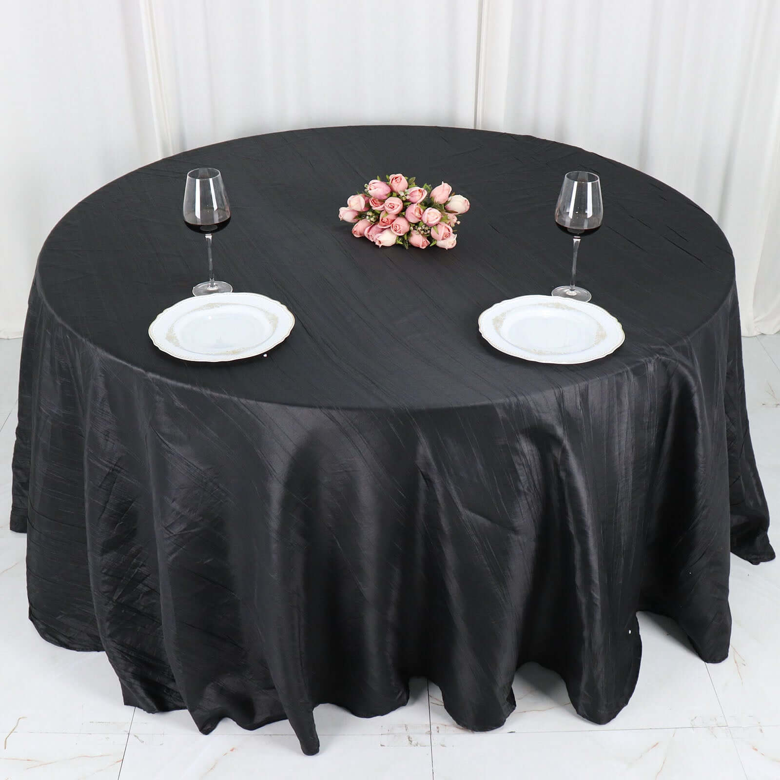 Black 132-Inch Seamless Accordion Crinkle Taffeta Round Tablecloth for Elegant Occasions