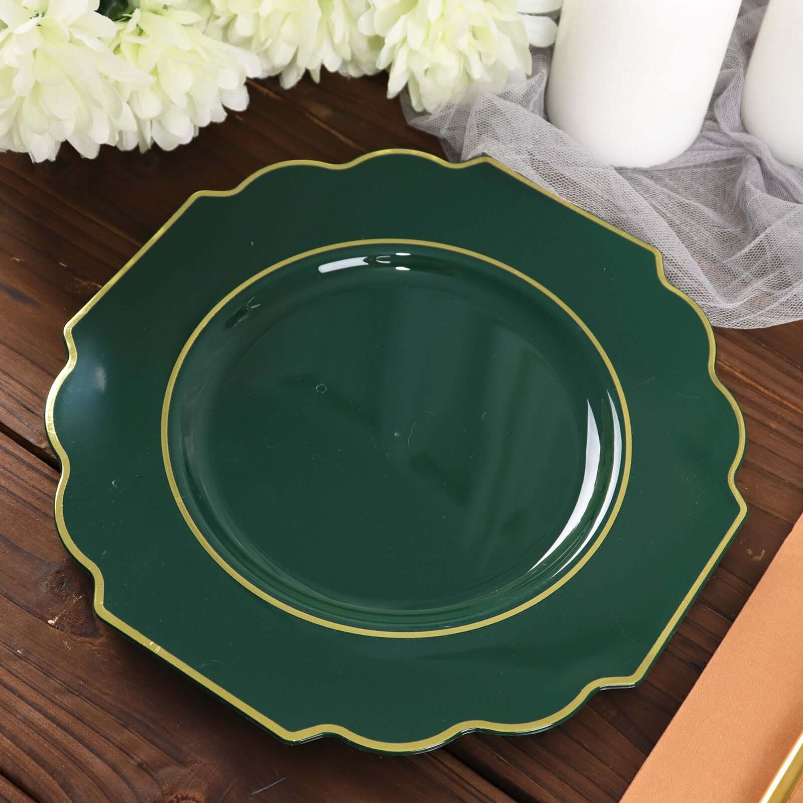 10-Piece Set of 8.5-Inch Hunter Emerald Green Hard Plastic Disposable Salad Plates with Gold Rim