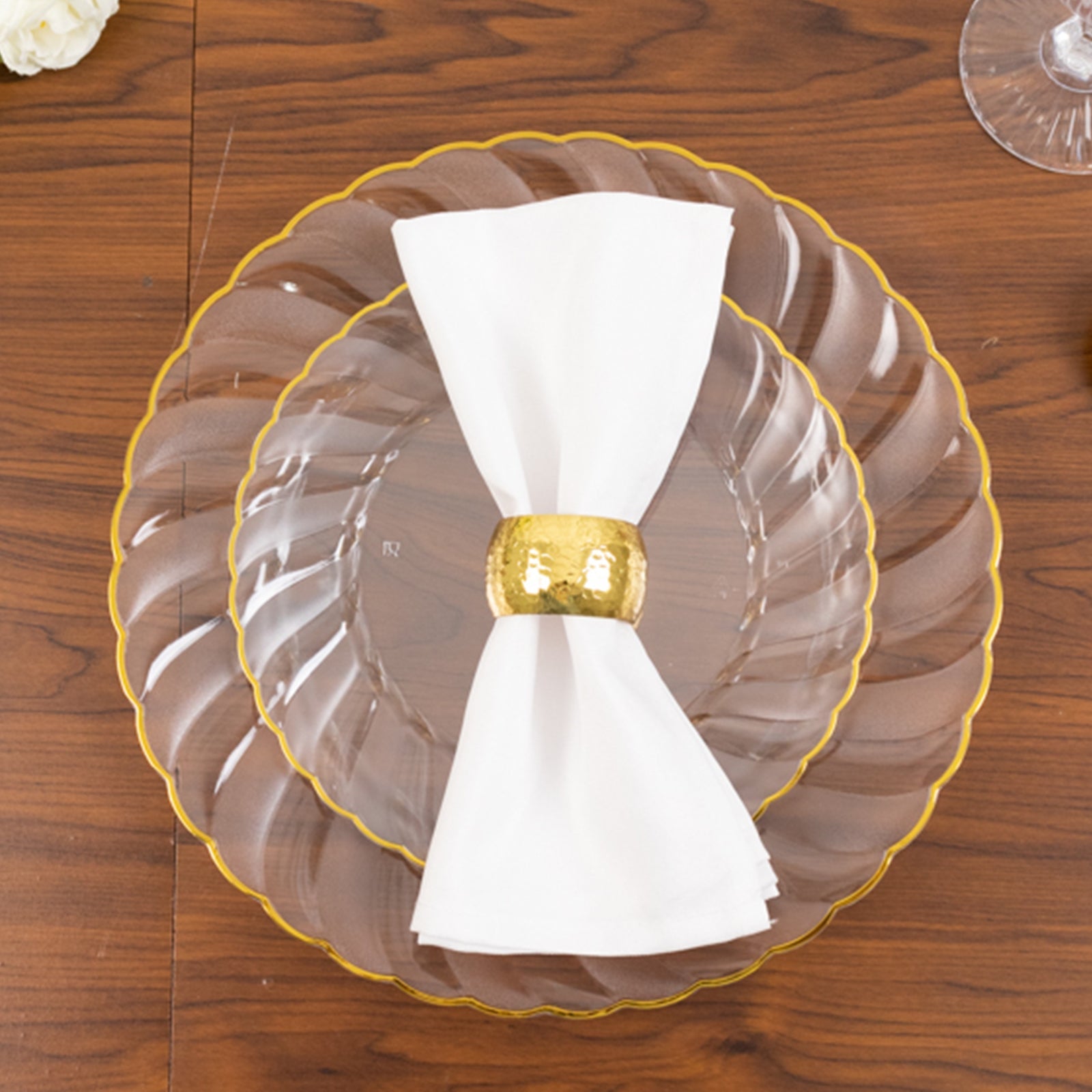 10-Pack Disposable Clear Plastic Salad Dessert Plates with Gold Flair Rim for Upscale Parties
