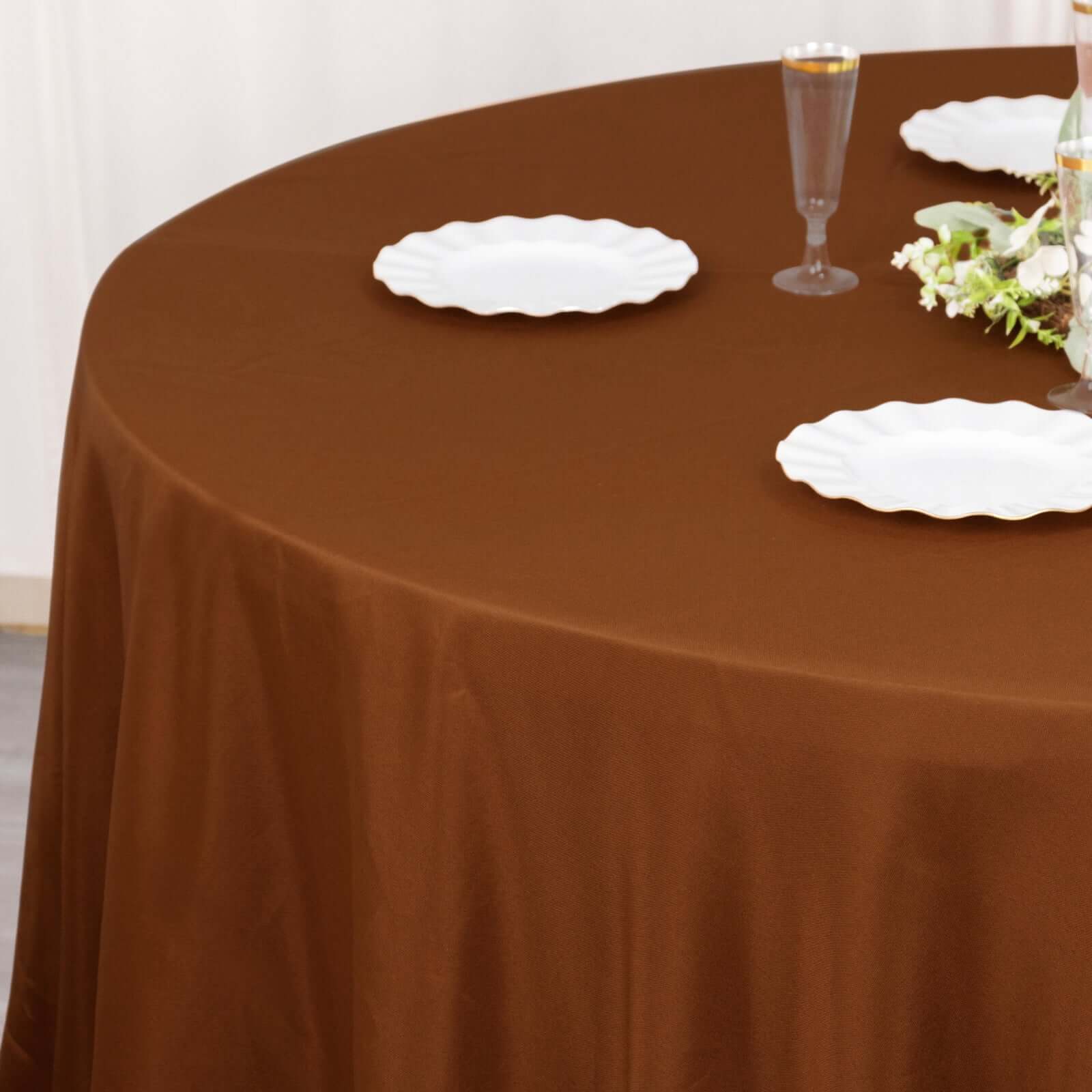 Amazing Seamless Wrinkle-Resistant 120" Polyester Round Tablecloth in Cinnamon Brown