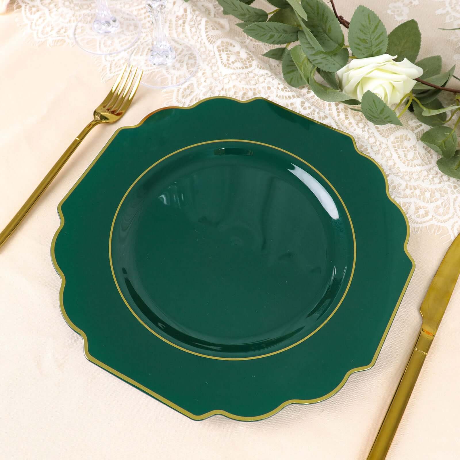 10-Pack Heavy-Duty Disposable Hunter Emerald Green Baroque Dinner Plates with Scalloped Gold Rim