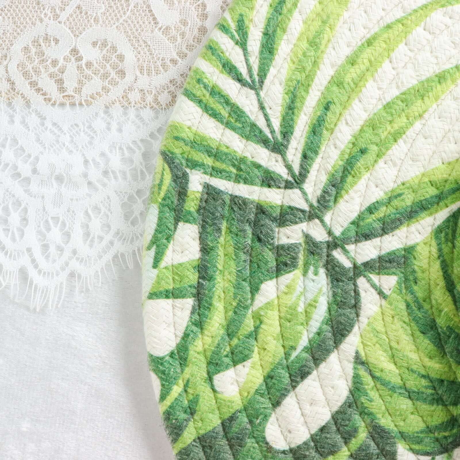 4-Pack Round Woven Cotton Table Placemats in Tropical Leaf Design, 15 Inches Green