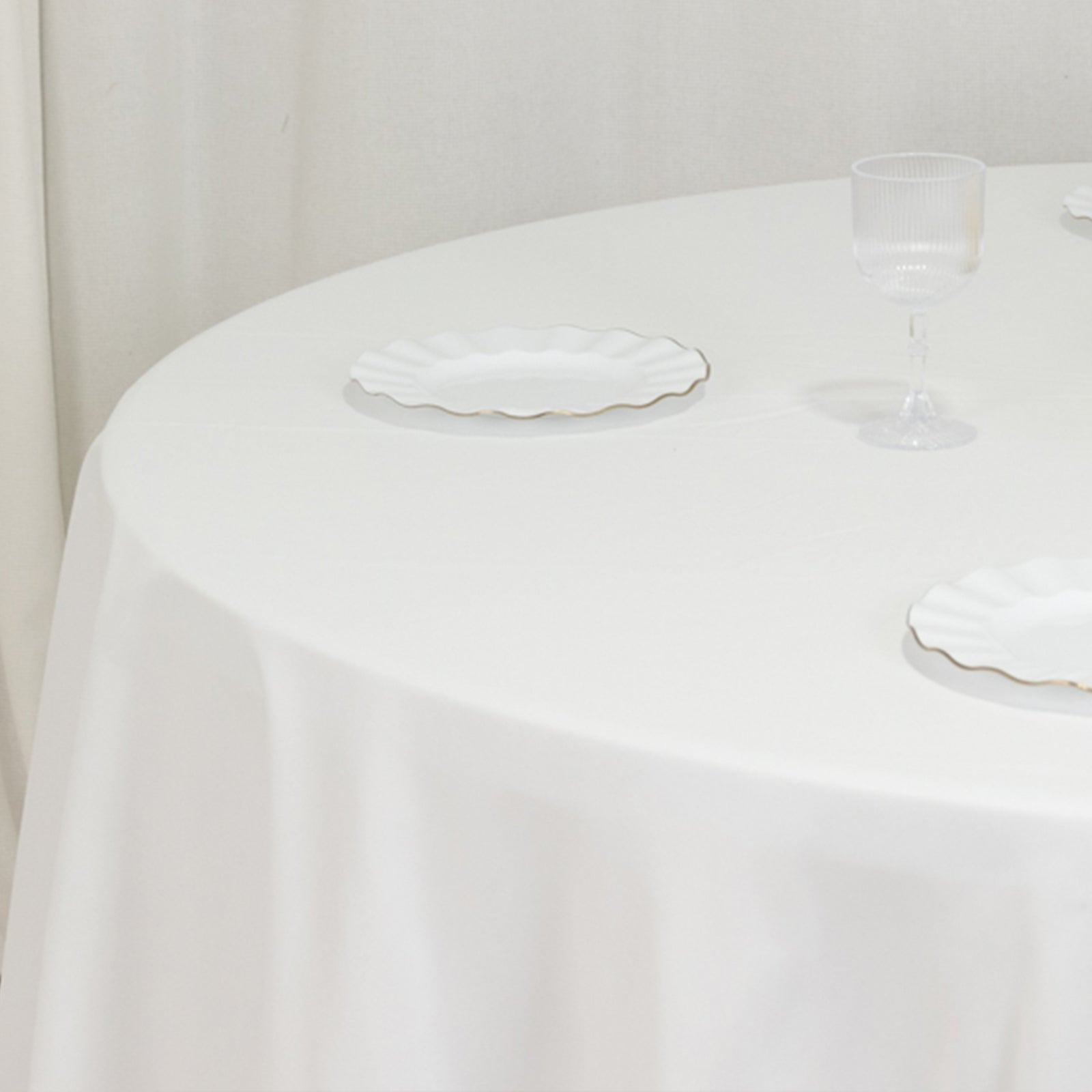 Wrinkle-Resistant White 108-Inch Cotton Blend Round Tablecloth for Various Table Settings