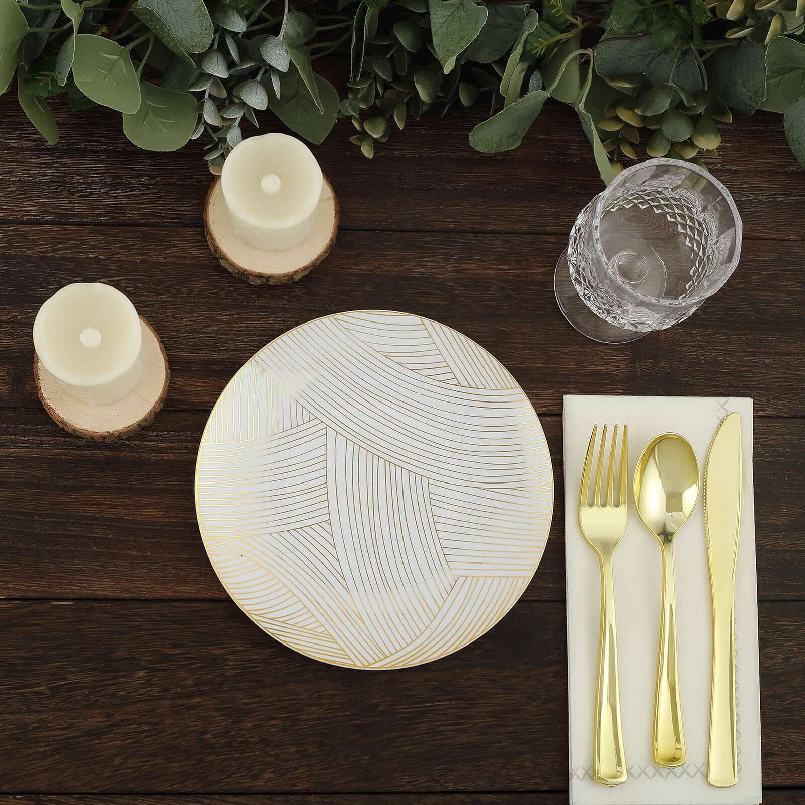 10-Pack Disposable White Plastic Round Dessert Plates with Gold Wave Pattern