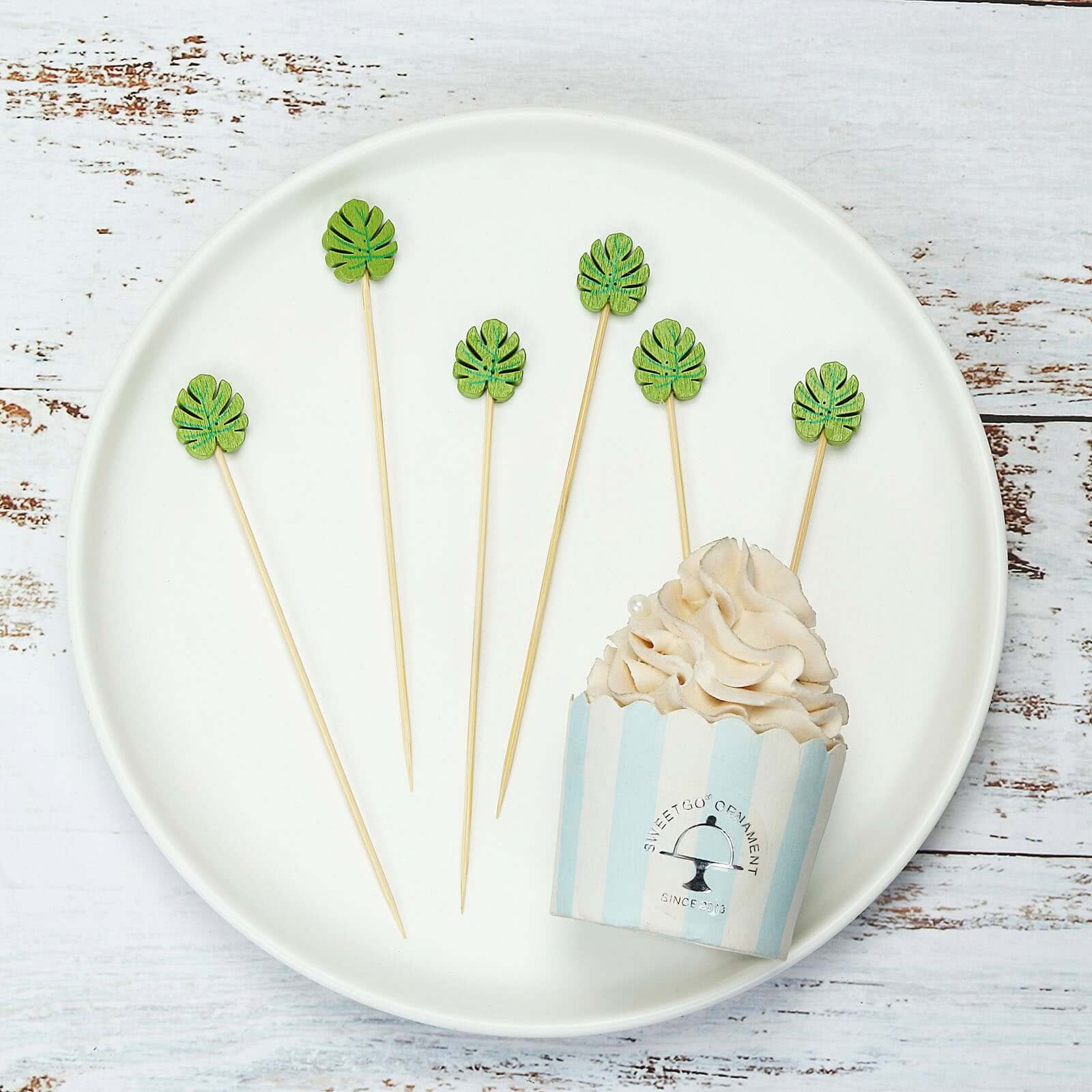 100-Piece Set of Eco-Friendly Bamboo Cocktail Picks with Tropical Leaf Design, 5 Inches Long