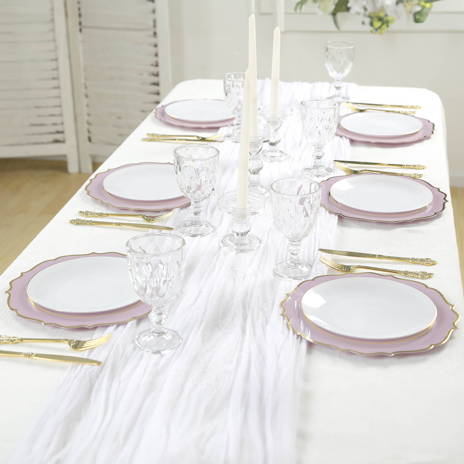 10-Piece Disposable Plastic Round Dinner Plates in Lavender Lilac with Gold Scalloped Edges