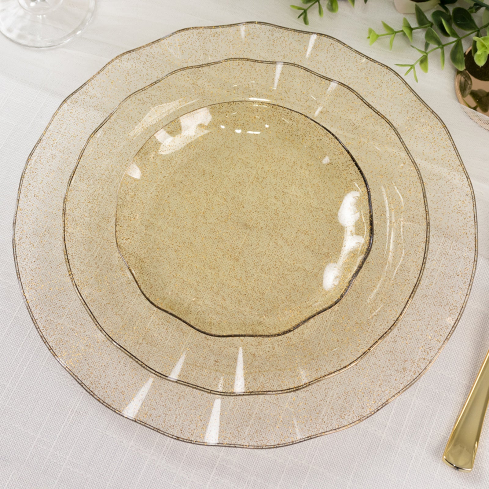 10-Piece Set of Disposable Gold Glitter Plastic Round Dessert Plates with Ruffled Rim