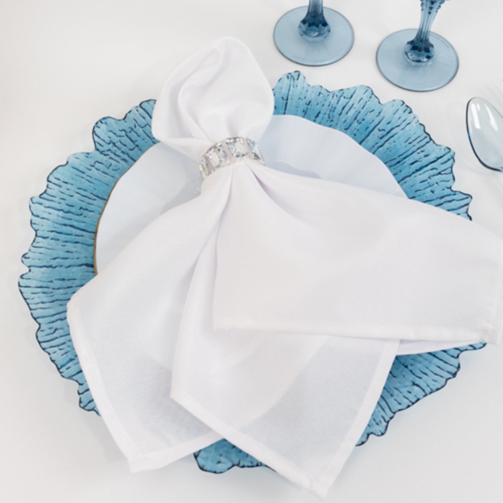 Hot Sale! 6-Pack 13-Inch Transparent Dusty Blue Acrylic Round Charger Plates with Reef Design