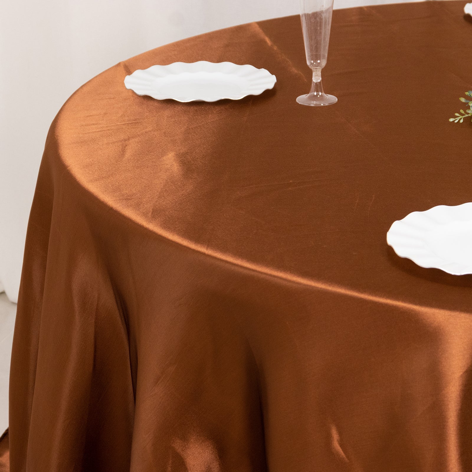 Hot Sale! Stylish Seamless Satin 132-Inch Round Cinnamon Brown Tablecloth