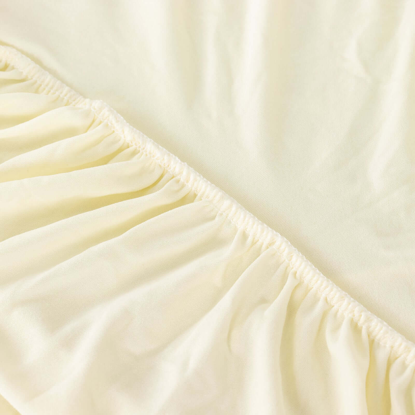 Stylish Ivory Spandex 6ft Round Table Skirt with Wavy Design