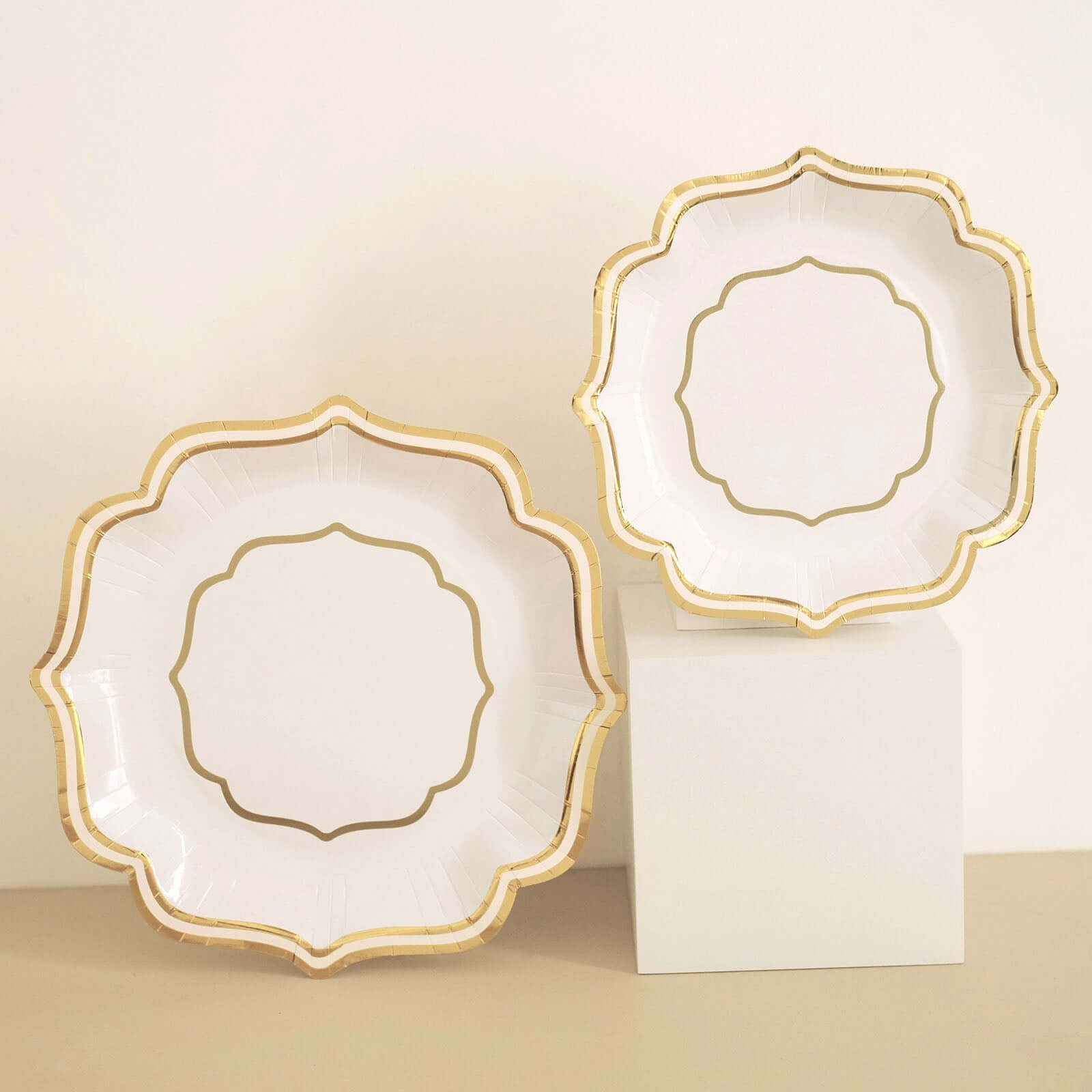 25-Piece Set of White Paper Dinner Plates with Gold Scalloped Edges - 300GSM Disposable Plates for Elegant Parties 10