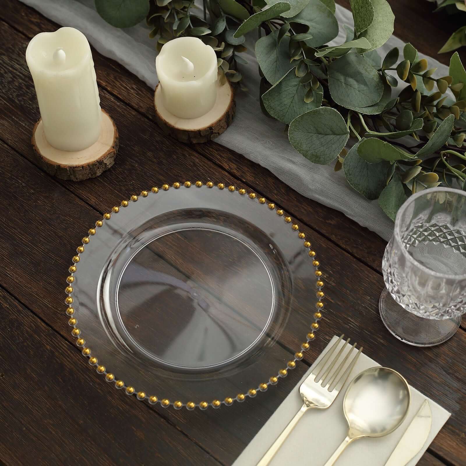 10-Piece Set of Disposable Clear Plastic Round Dessert Plates with Gold Beaded Rim for Parties & Events