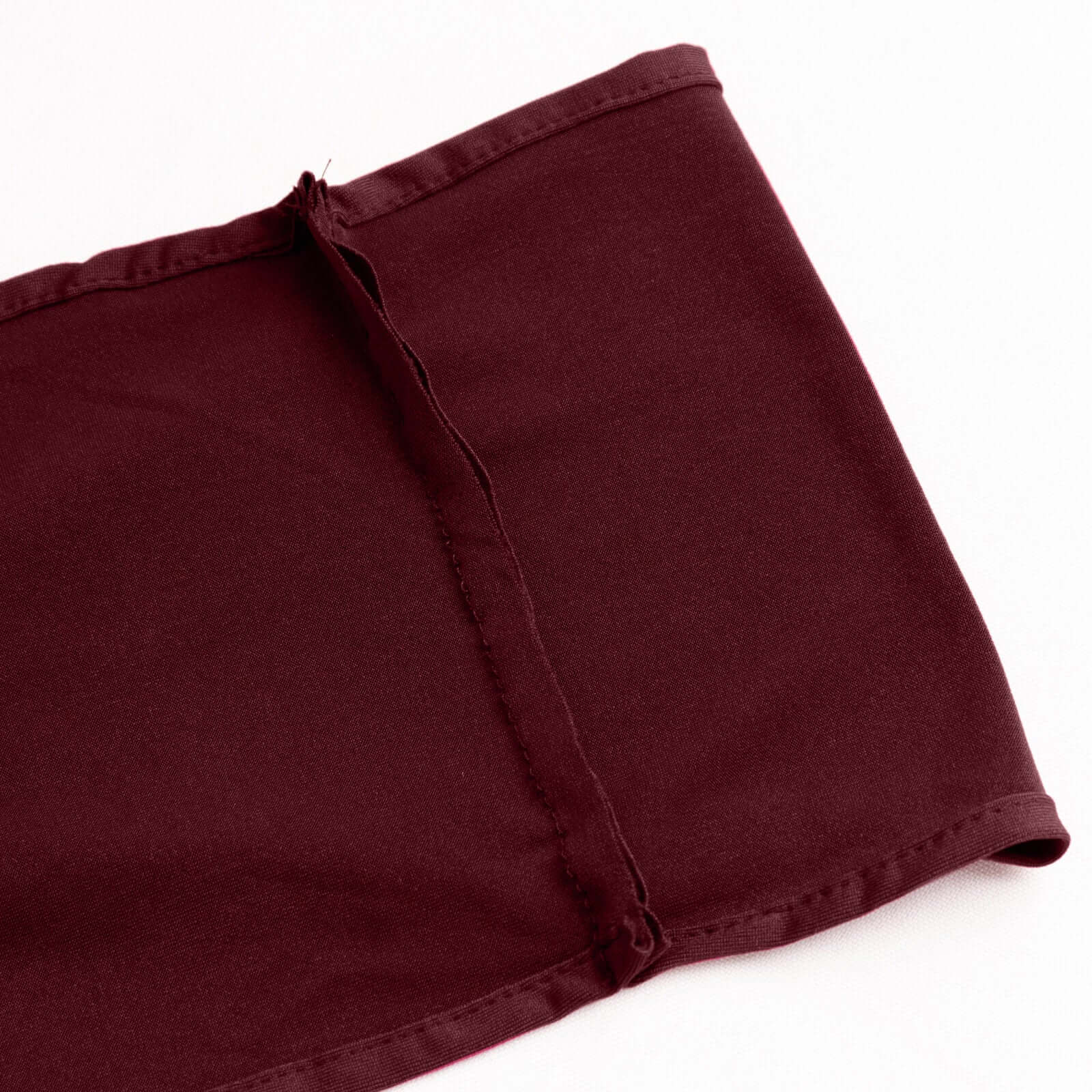 5-Pack Reusable Burgundy Spandex Chair Sashes with Gold Rhinestone Buckles - 4-Way Stretch