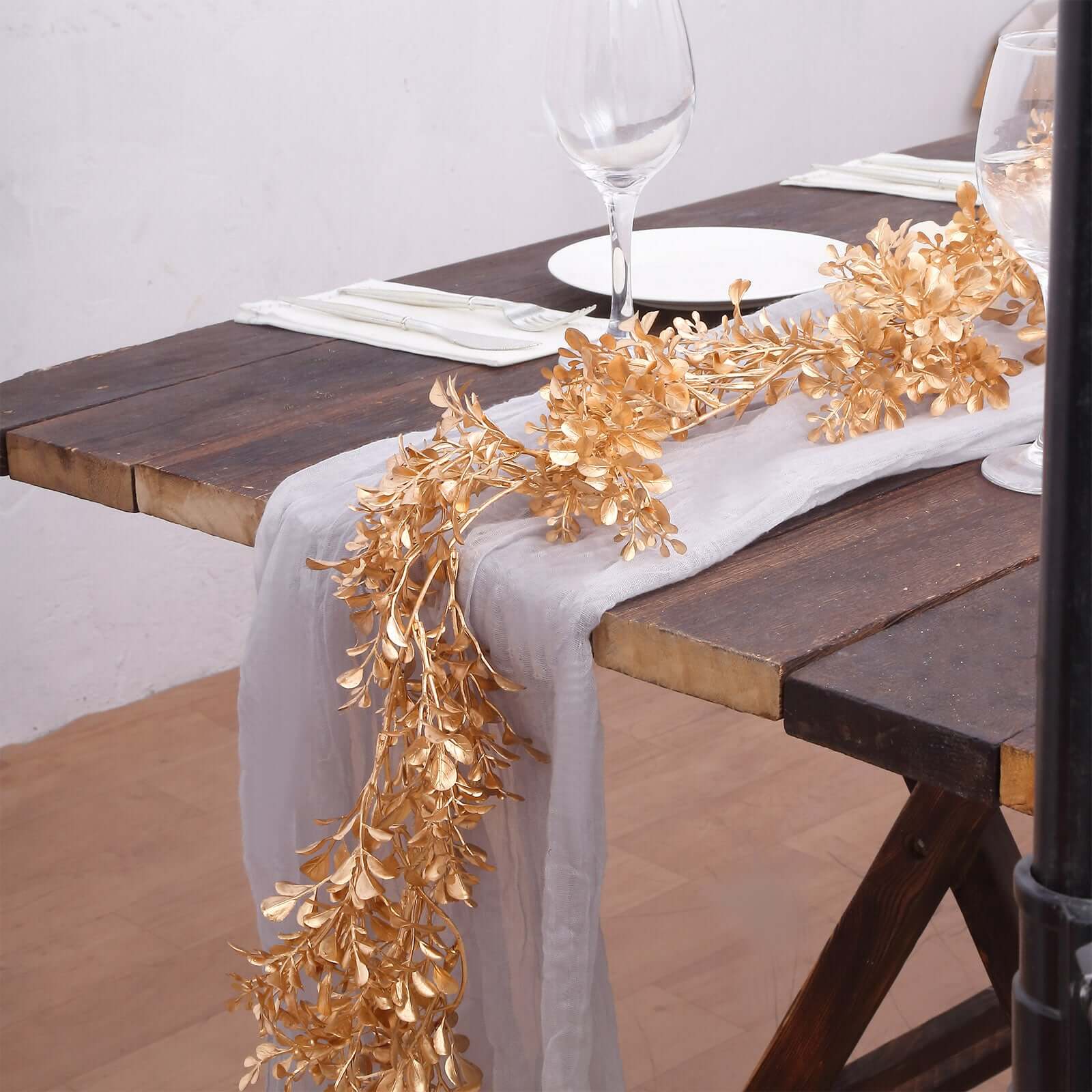 Hot Sale! 6ft Metallic Gold Artificial Boxwood Leaf Table Garland for Modern Event Decor