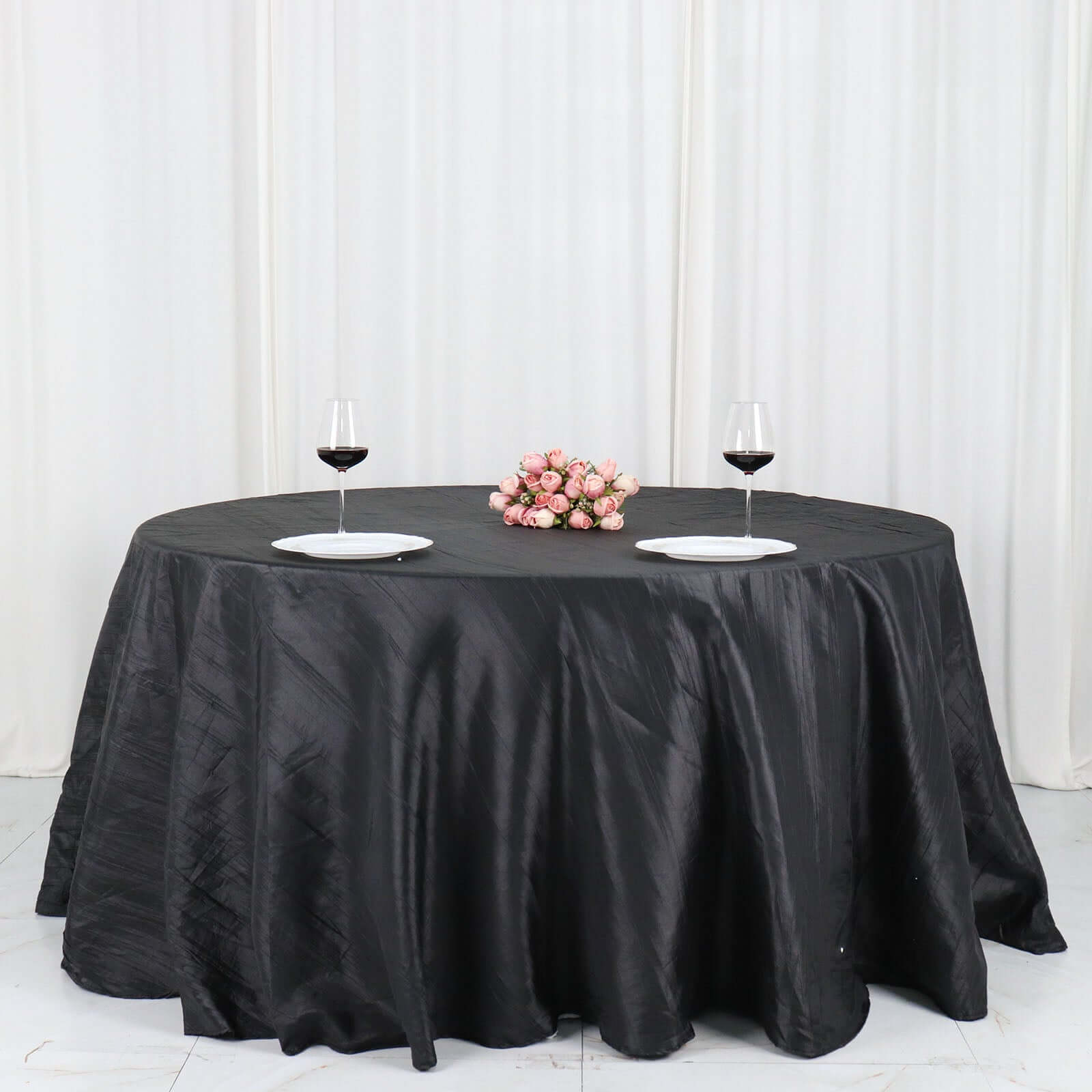 Black 132-Inch Seamless Accordion Crinkle Taffeta Round Tablecloth for Elegant Occasions