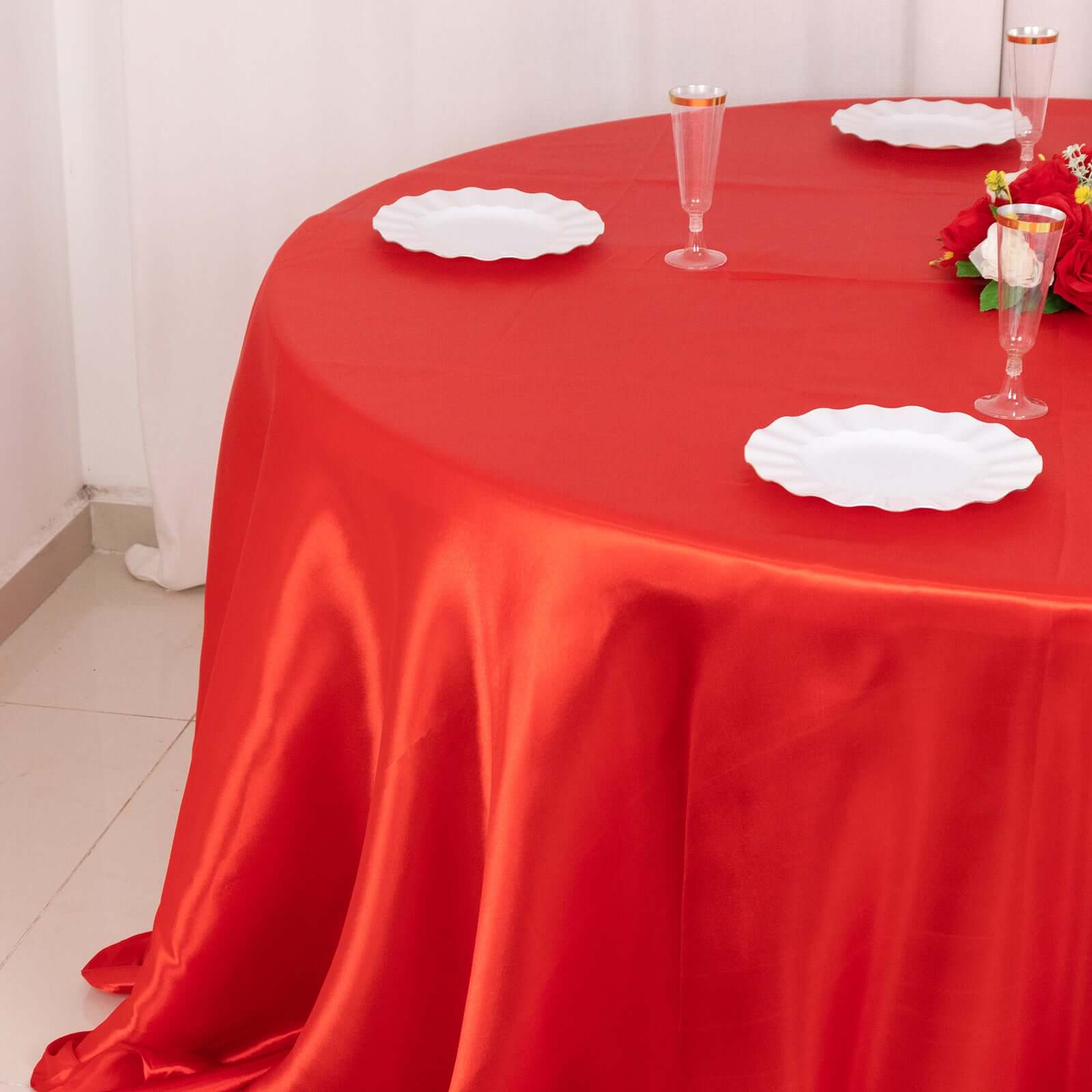 Stylish Seamless Red Satin 132-inch Round Tablecloth for Events