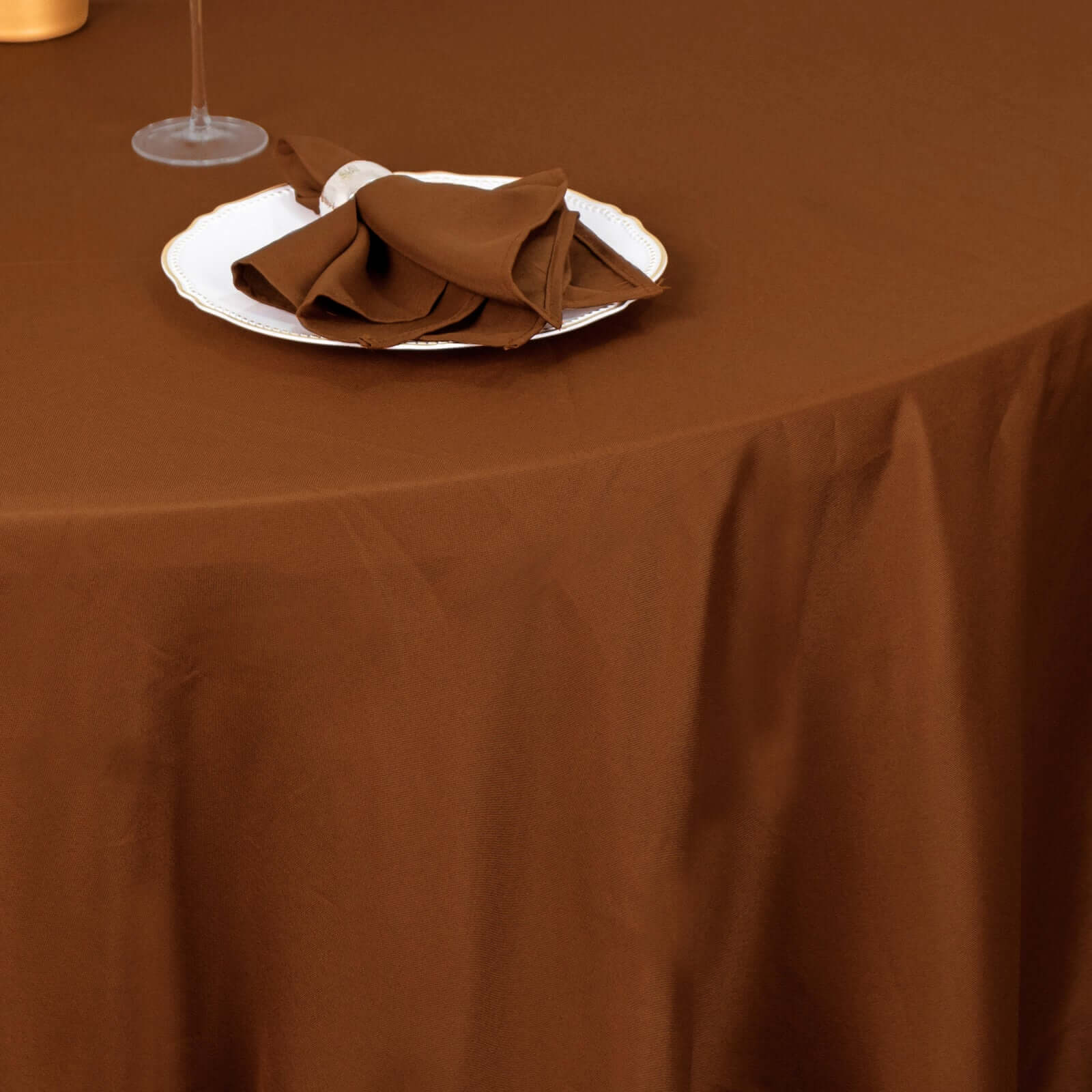 Amazing Seamless Wrinkle-Resistant 120" Polyester Round Tablecloth in Cinnamon Brown