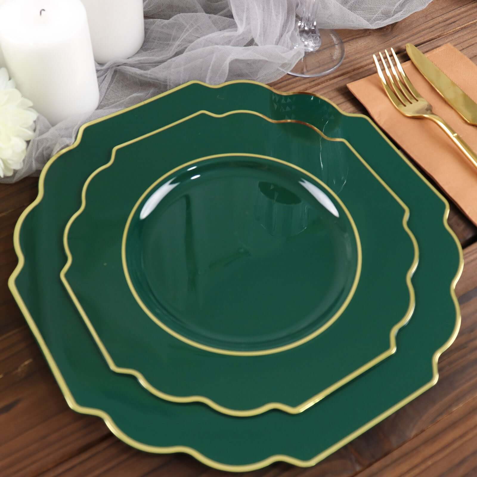 10-Pack Heavy-Duty Disposable Hunter Emerald Green Baroque Dinner Plates with Scalloped Gold Rim